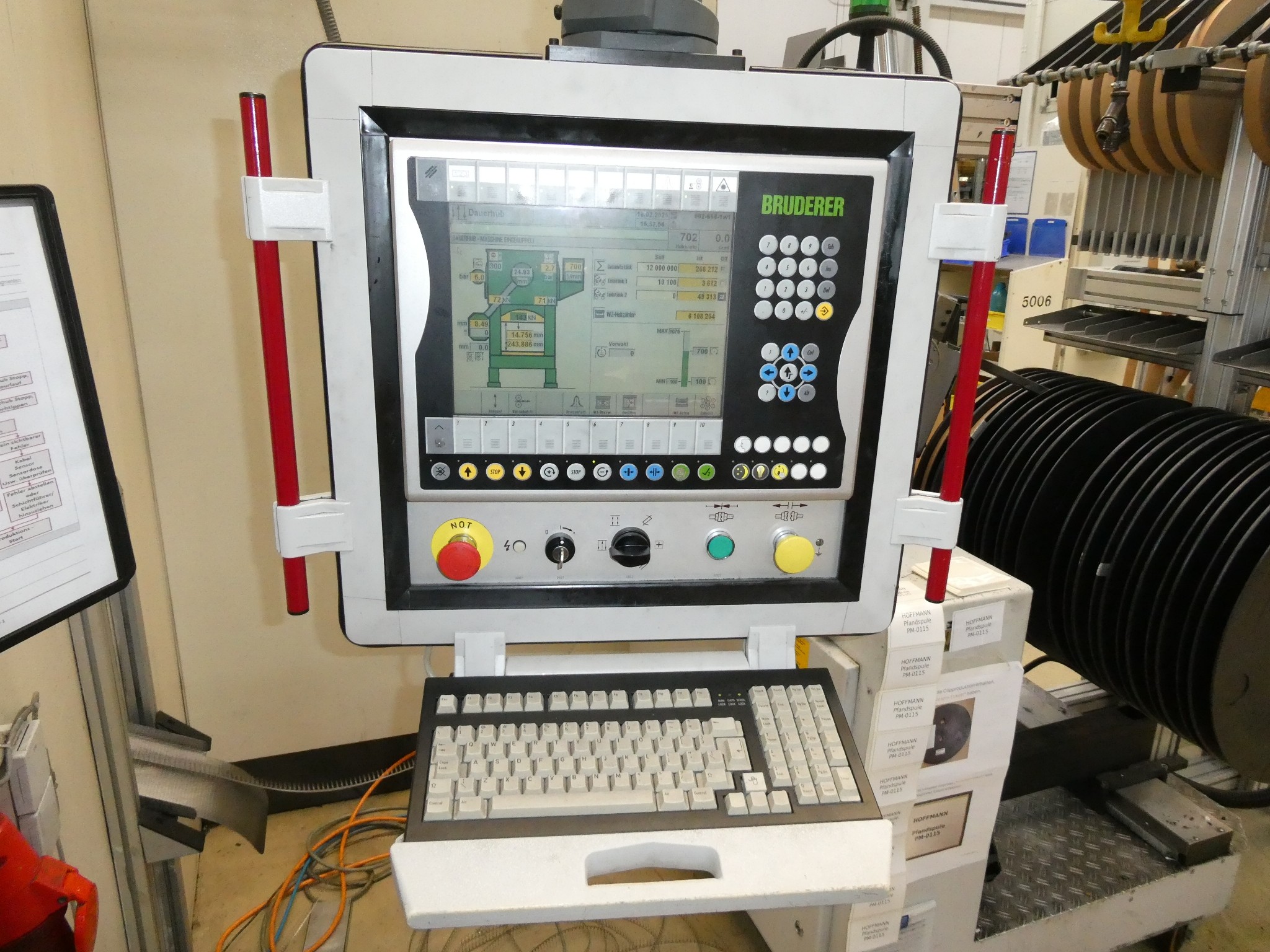 2 spletni dražbi orodja, izsekovalnih strojev in perifernih naprav-14