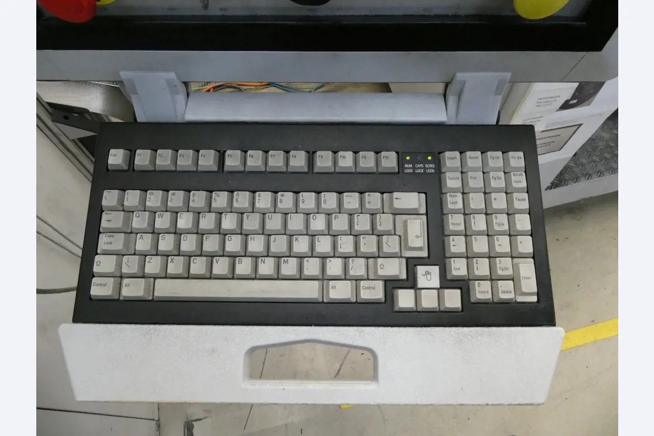 2 Online auctions of tools, punching machines and peripherals-16