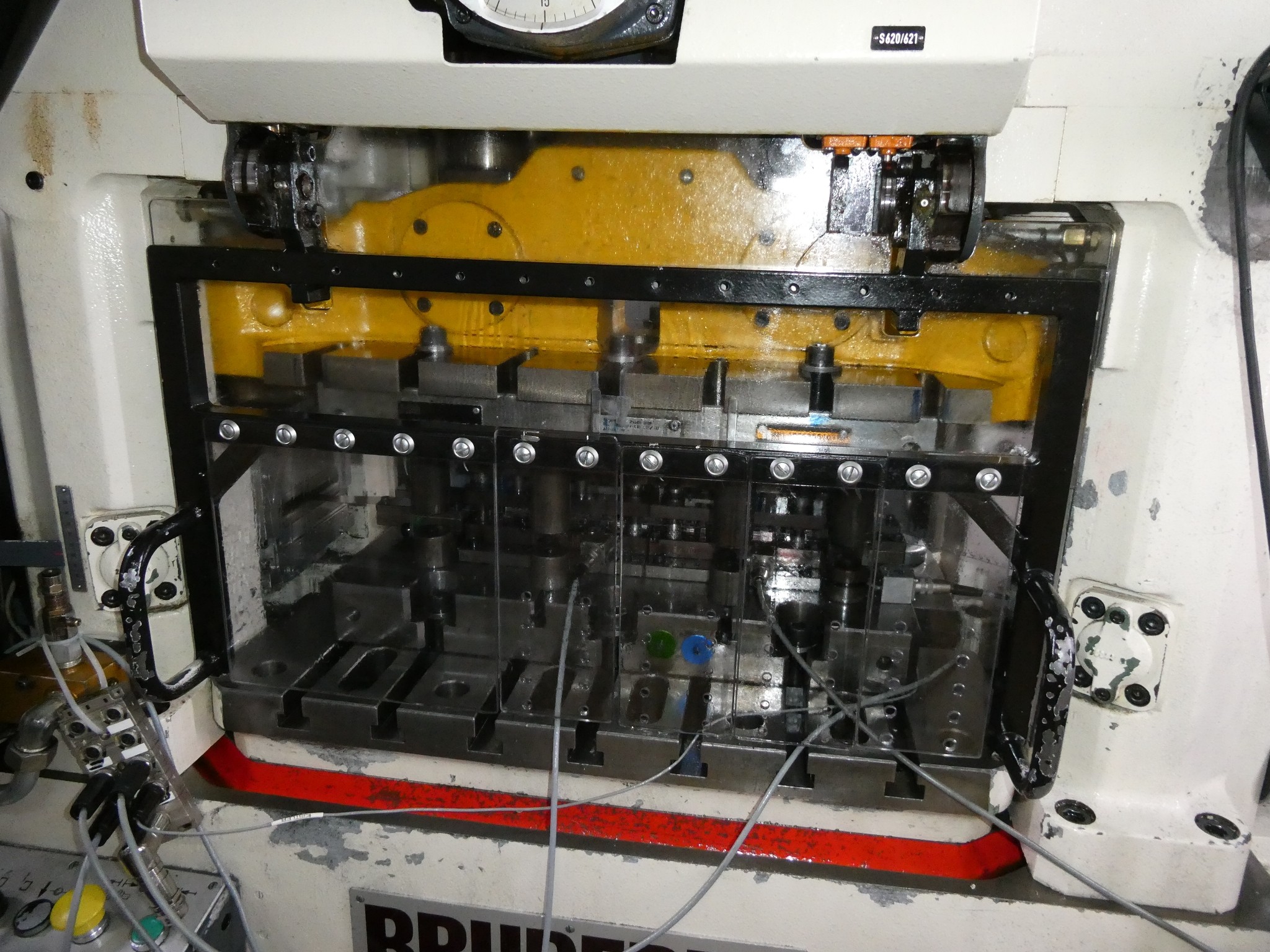 2 spletni dražbi orodja, izsekovalnih strojev in perifernih naprav-20