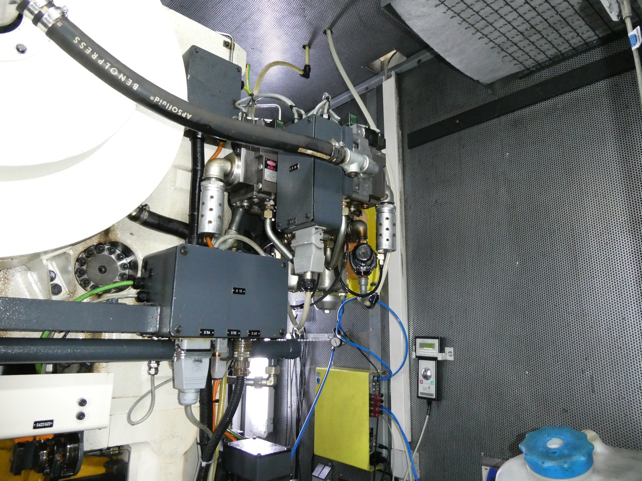 2 spletni dražbi orodja, izsekovalnih strojev in perifernih naprav-30