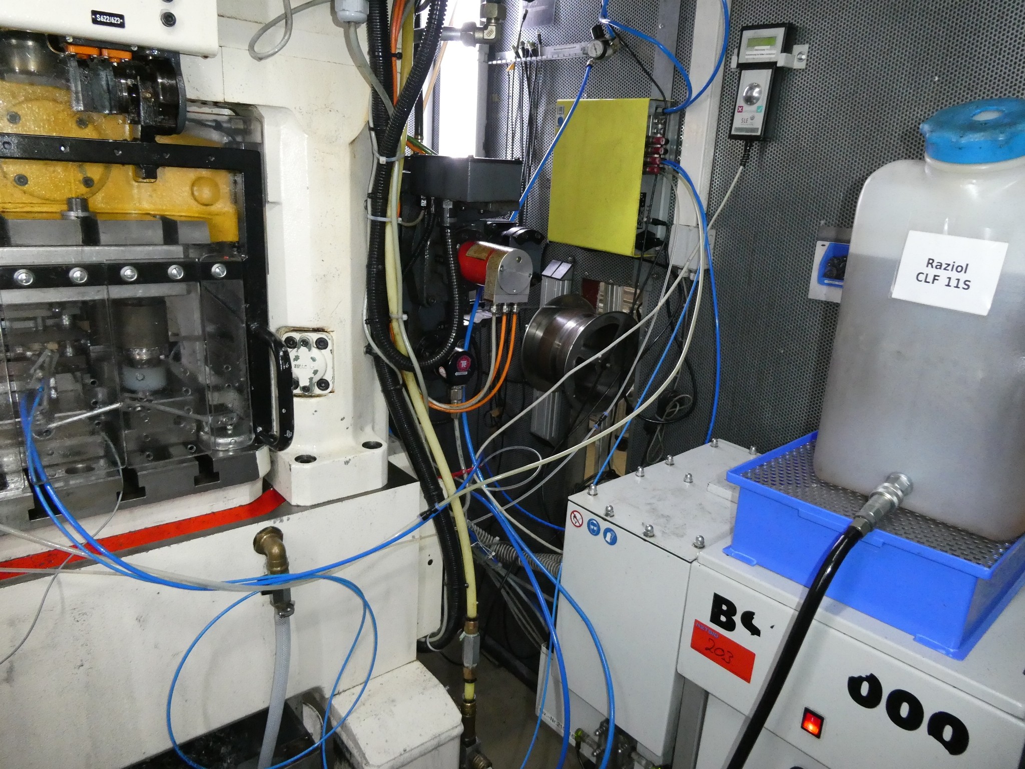 2 spletni dražbi orodja, izsekovalnih strojev in perifernih naprav-31