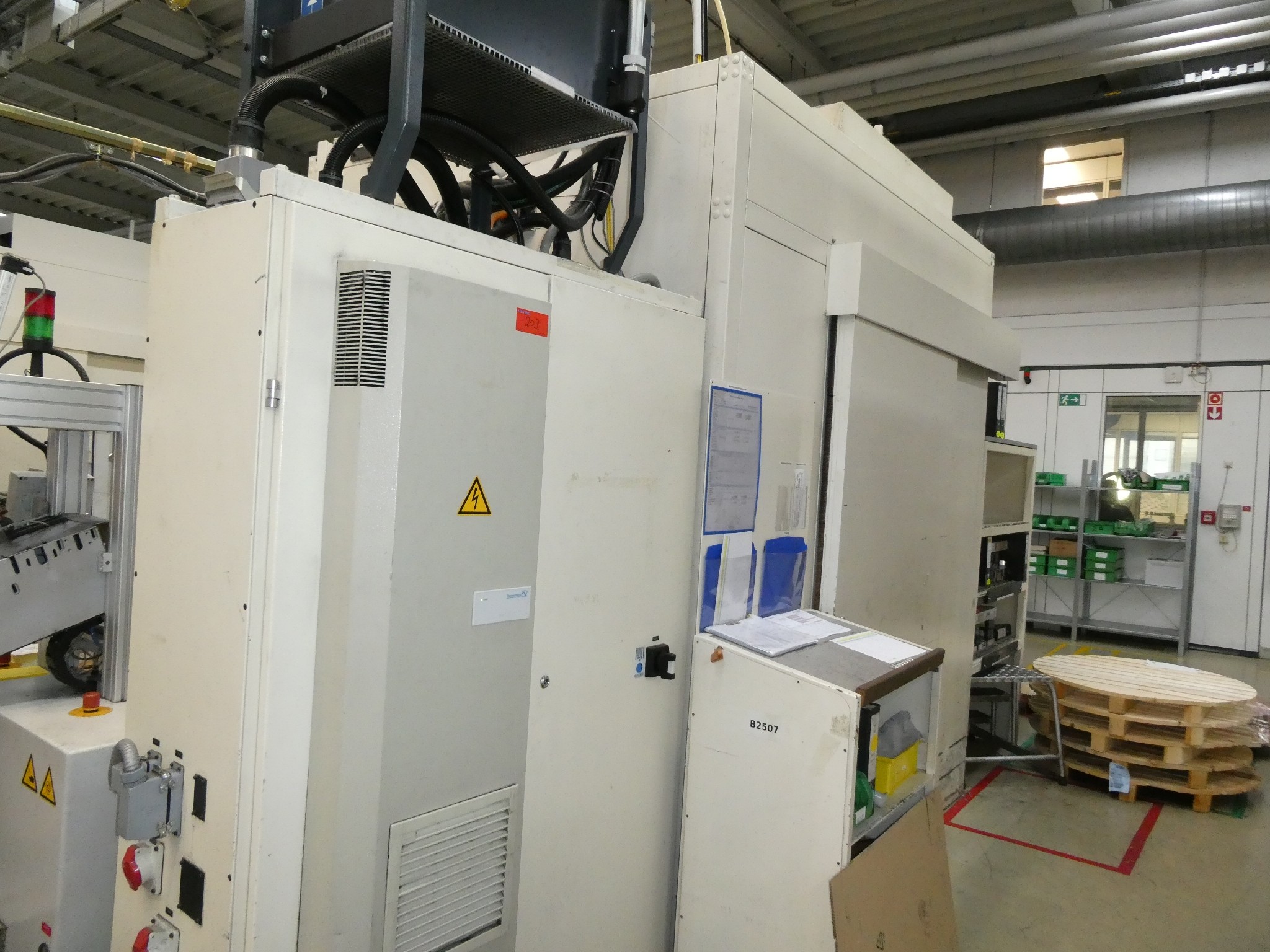 2 spletni dražbi orodja, izsekovalnih strojev in perifernih naprav-33