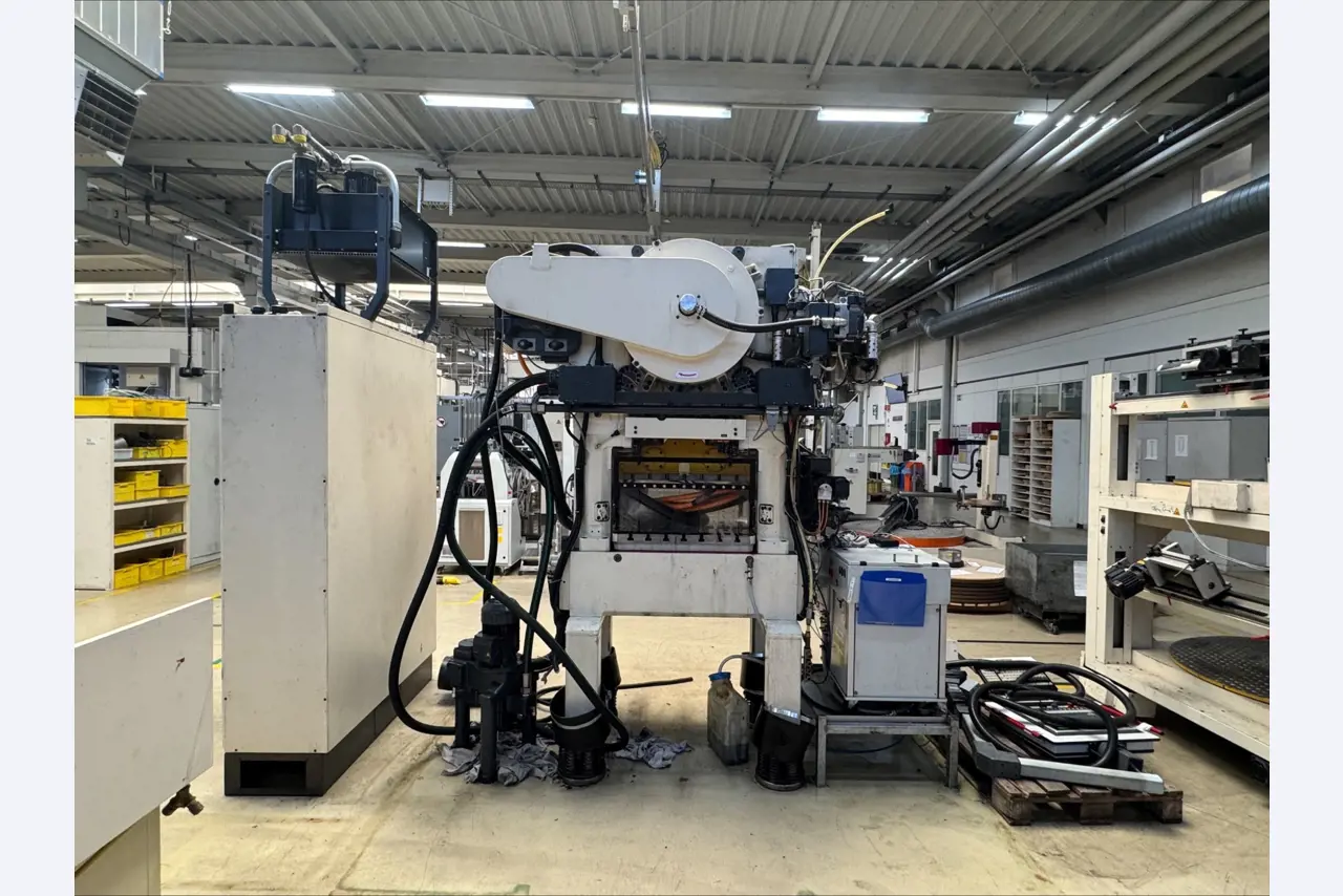 2 Online auctions of tools, punching machines and peripherals-40