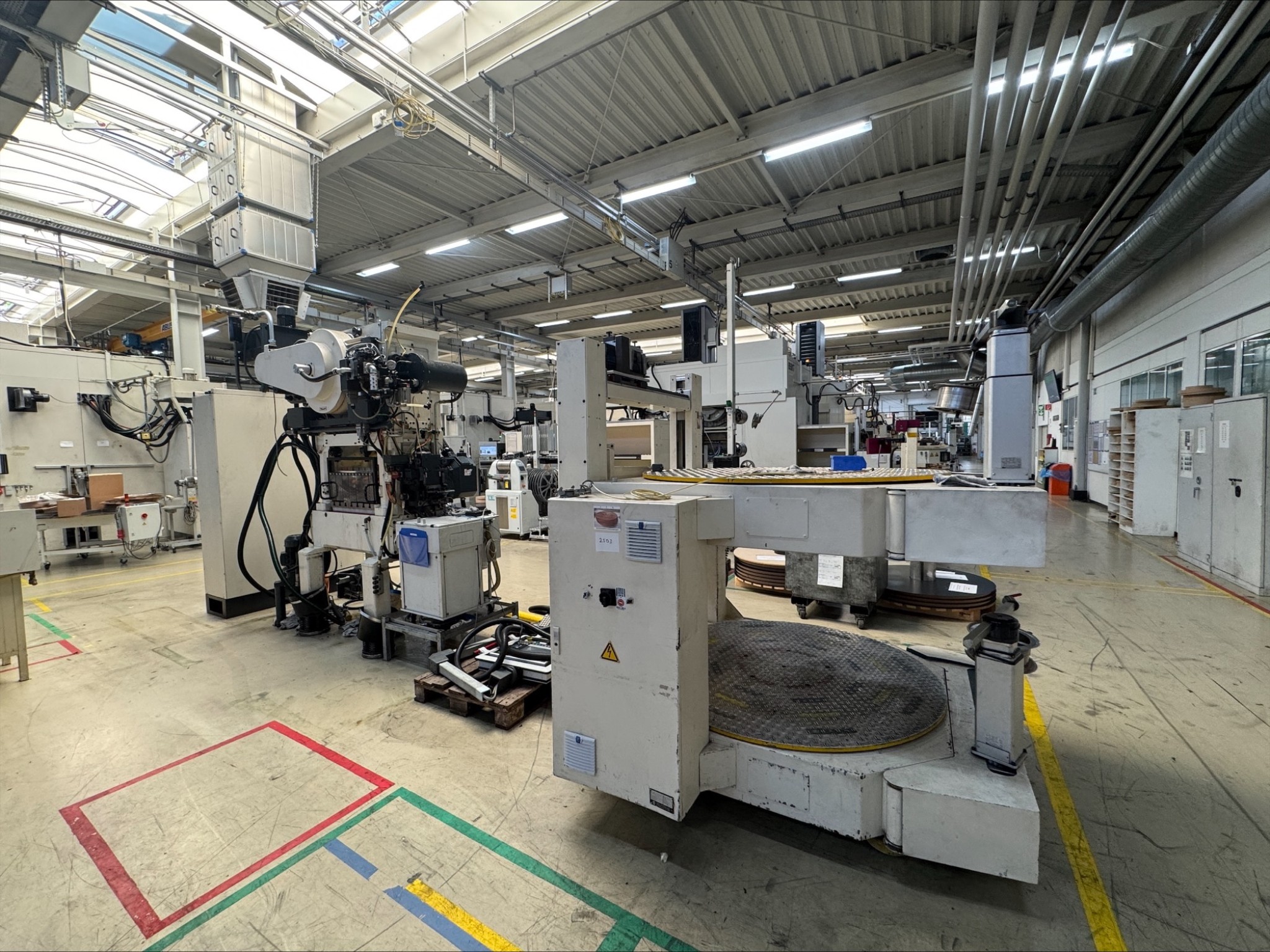 2 spletni dražbi orodja, izsekovalnih strojev in perifernih naprav-44