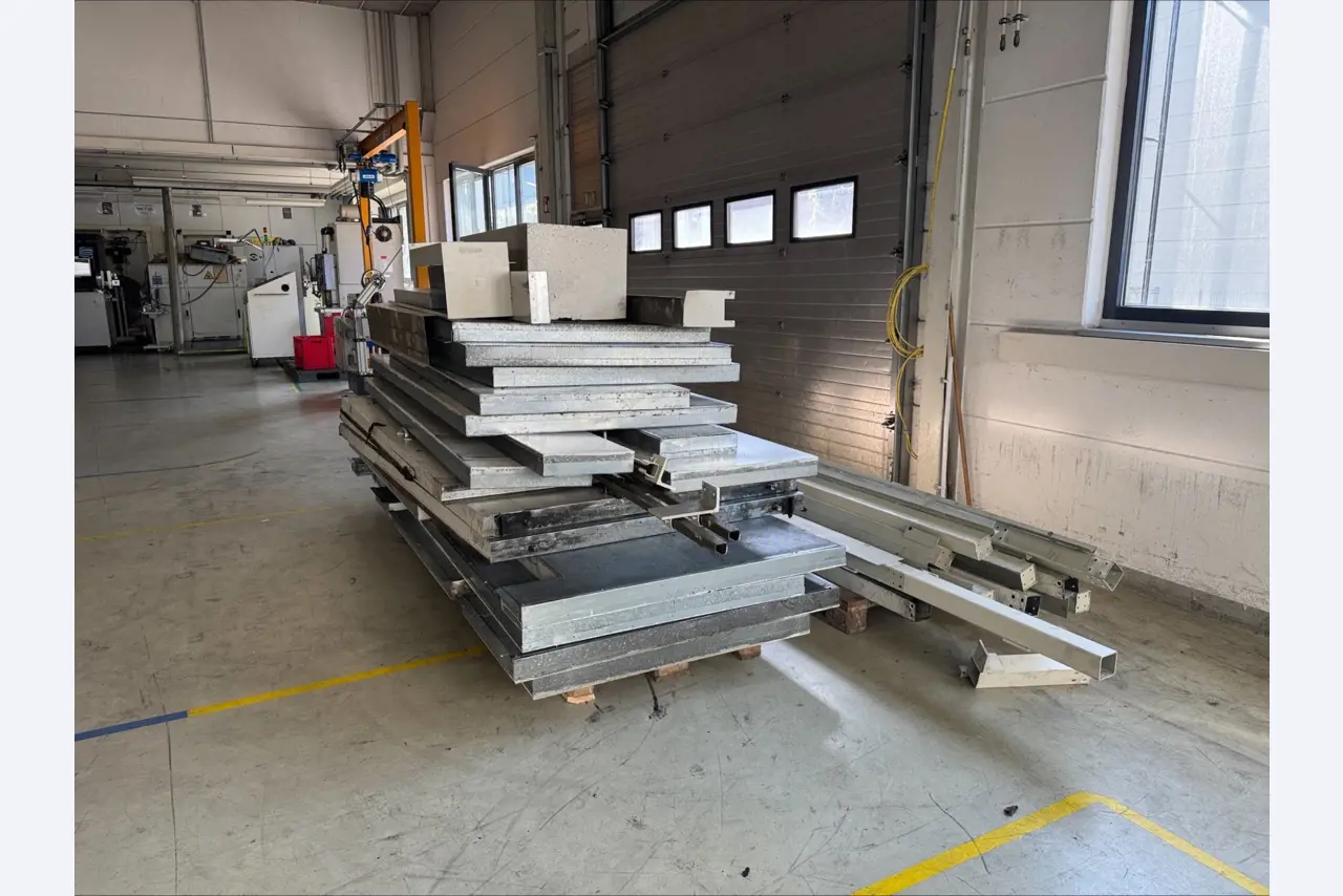 2 Online auctions of tools, punching machines and peripherals-46