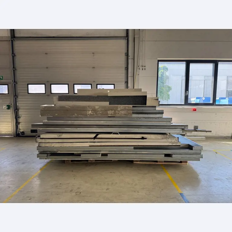 2 Online auctions of tools, punching machines and peripherals-47