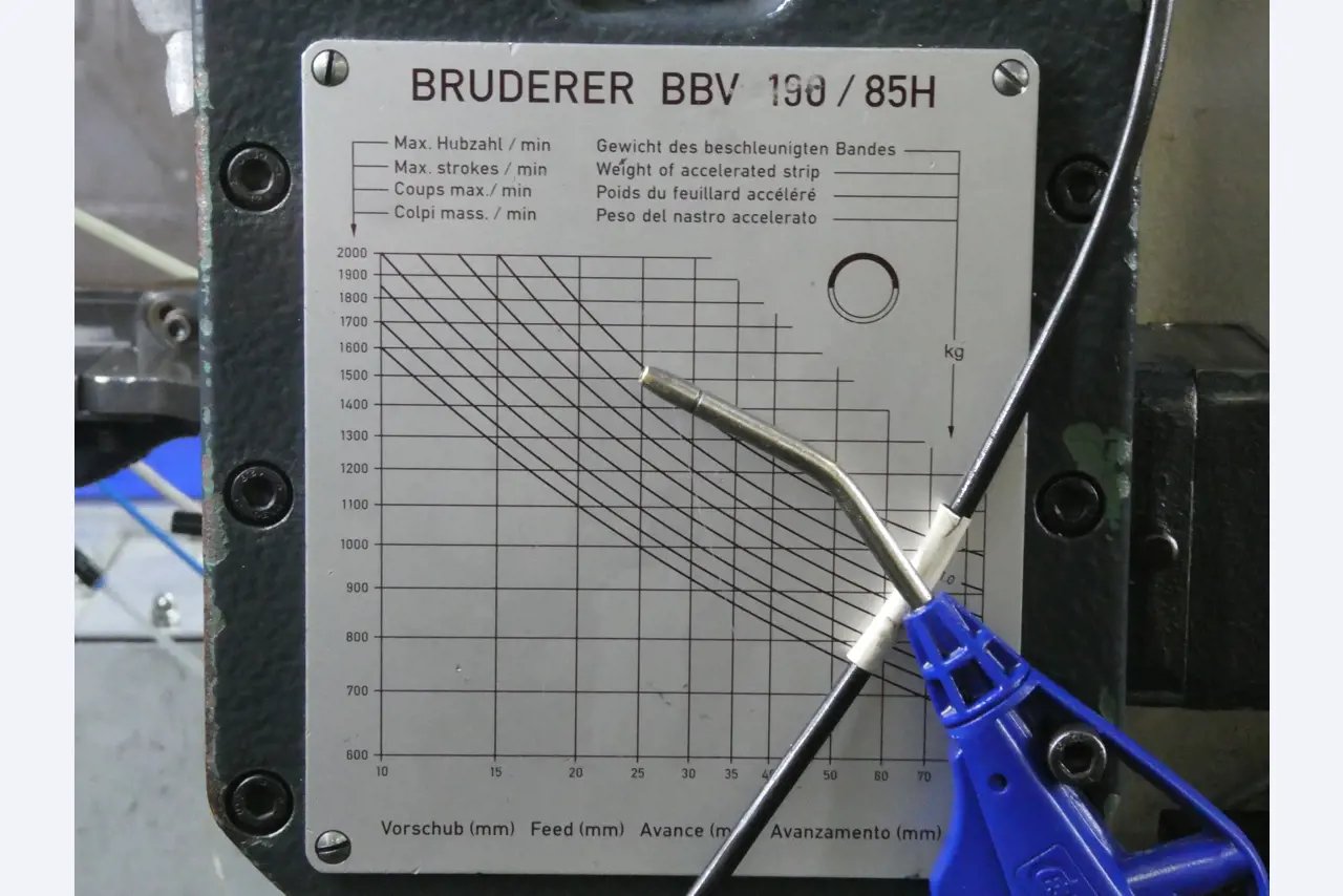 2 Online auctions of tools, punching machines and peripherals-7