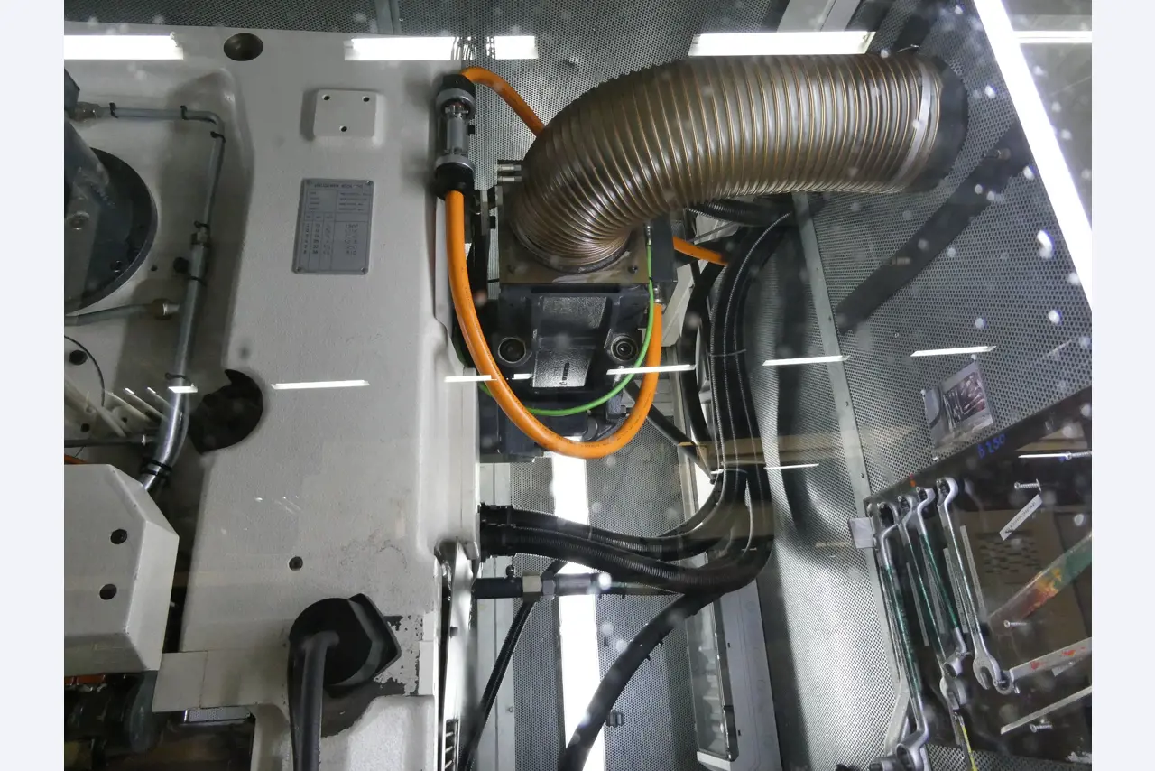 2 Online auctions of tools, punching machines and peripherals-9