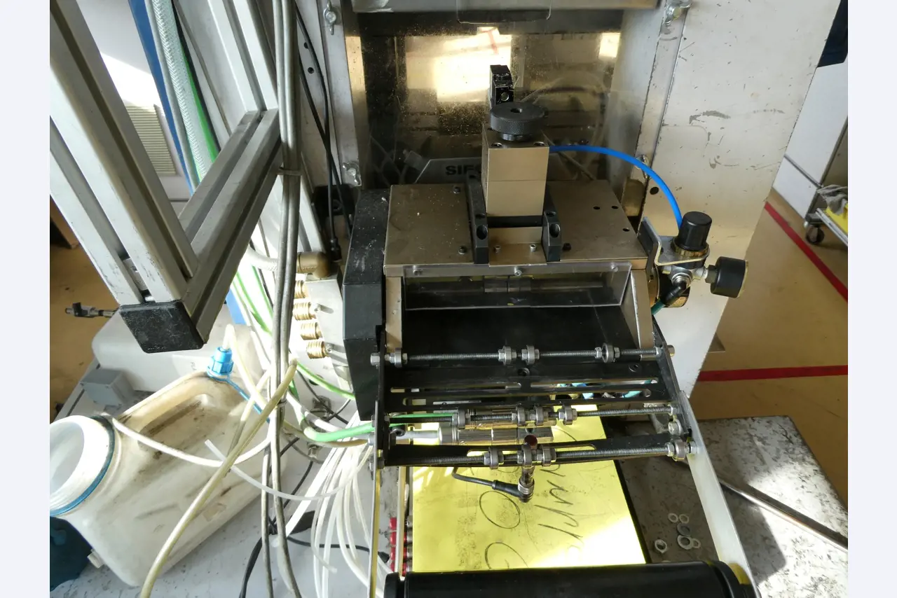 2 Online auctions of tools, punching machines and peripherals-10