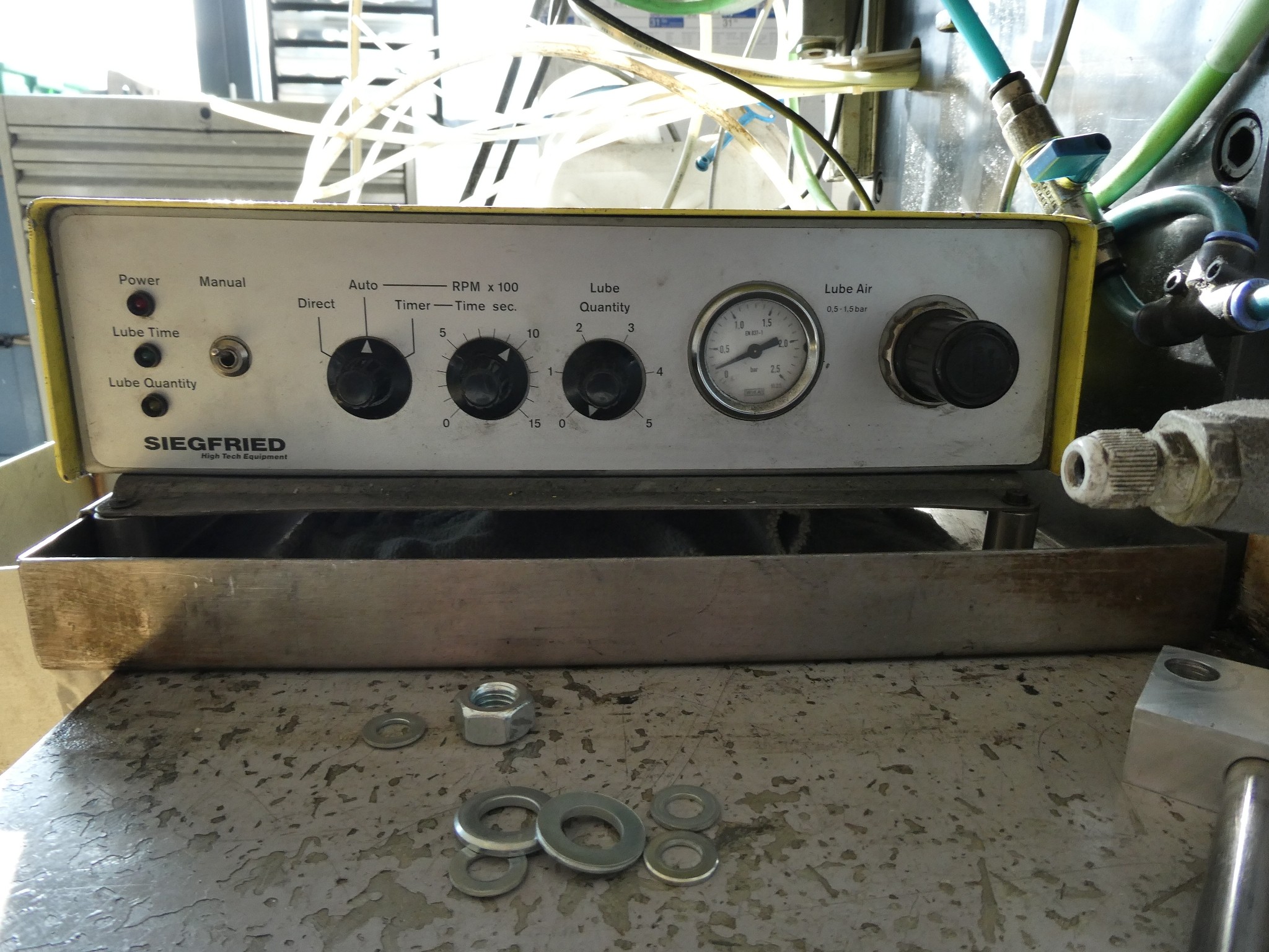 2 aukcje internetowe narzędzi, wykrawarek i urządzeń peryferyjnych-11