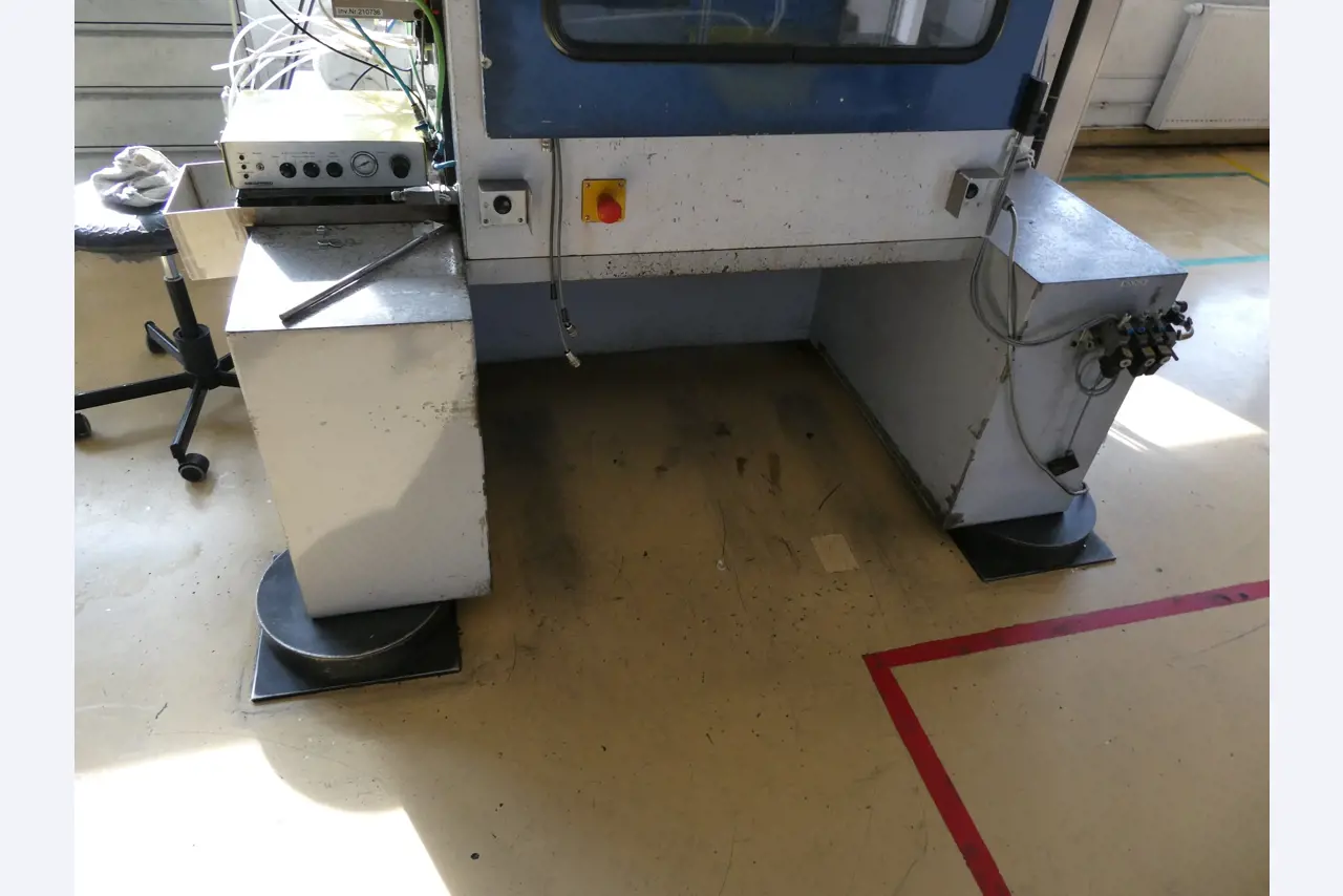 2 Online auctions of tools, punching machines and peripherals-16