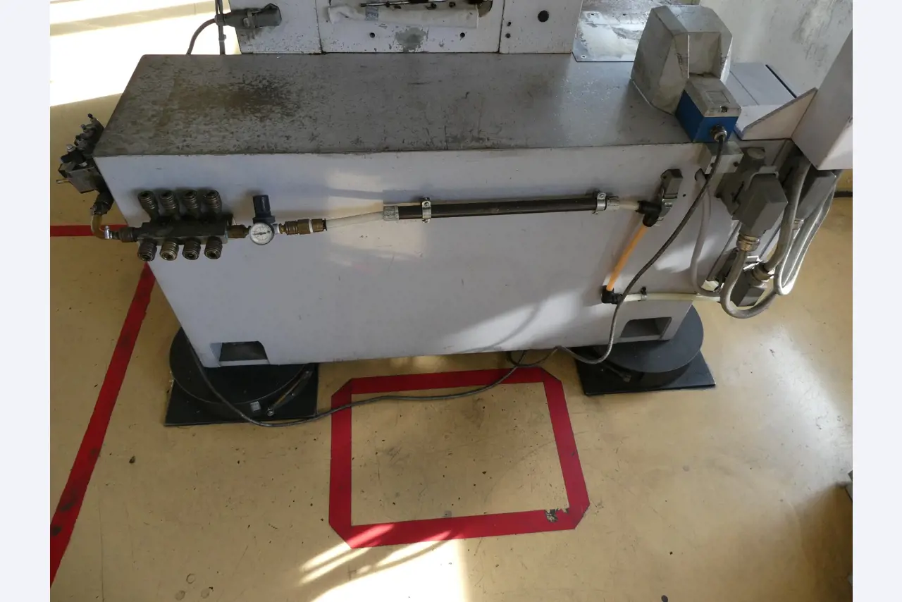 2 Online auctions of tools, punching machines and peripherals-17