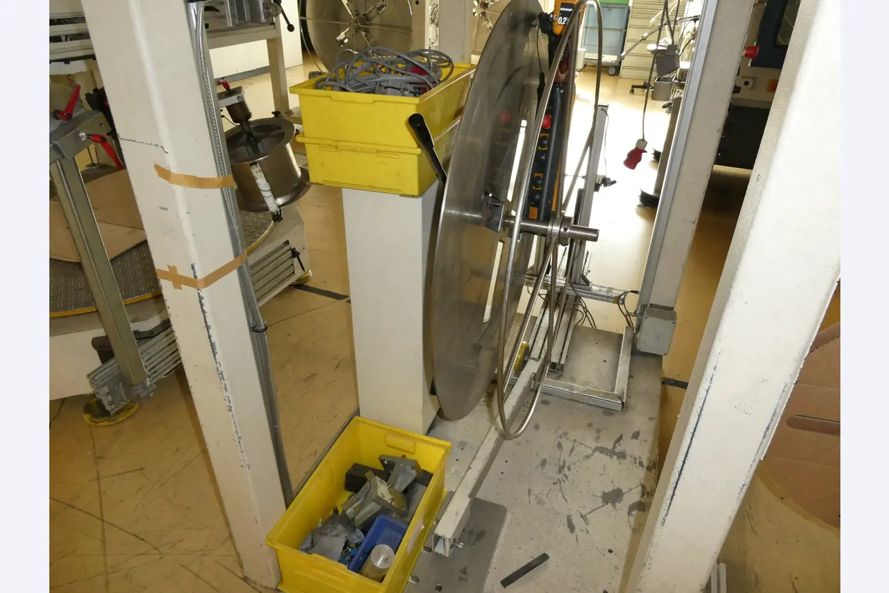 2 Online auctions of tools, punching machines and peripherals-25