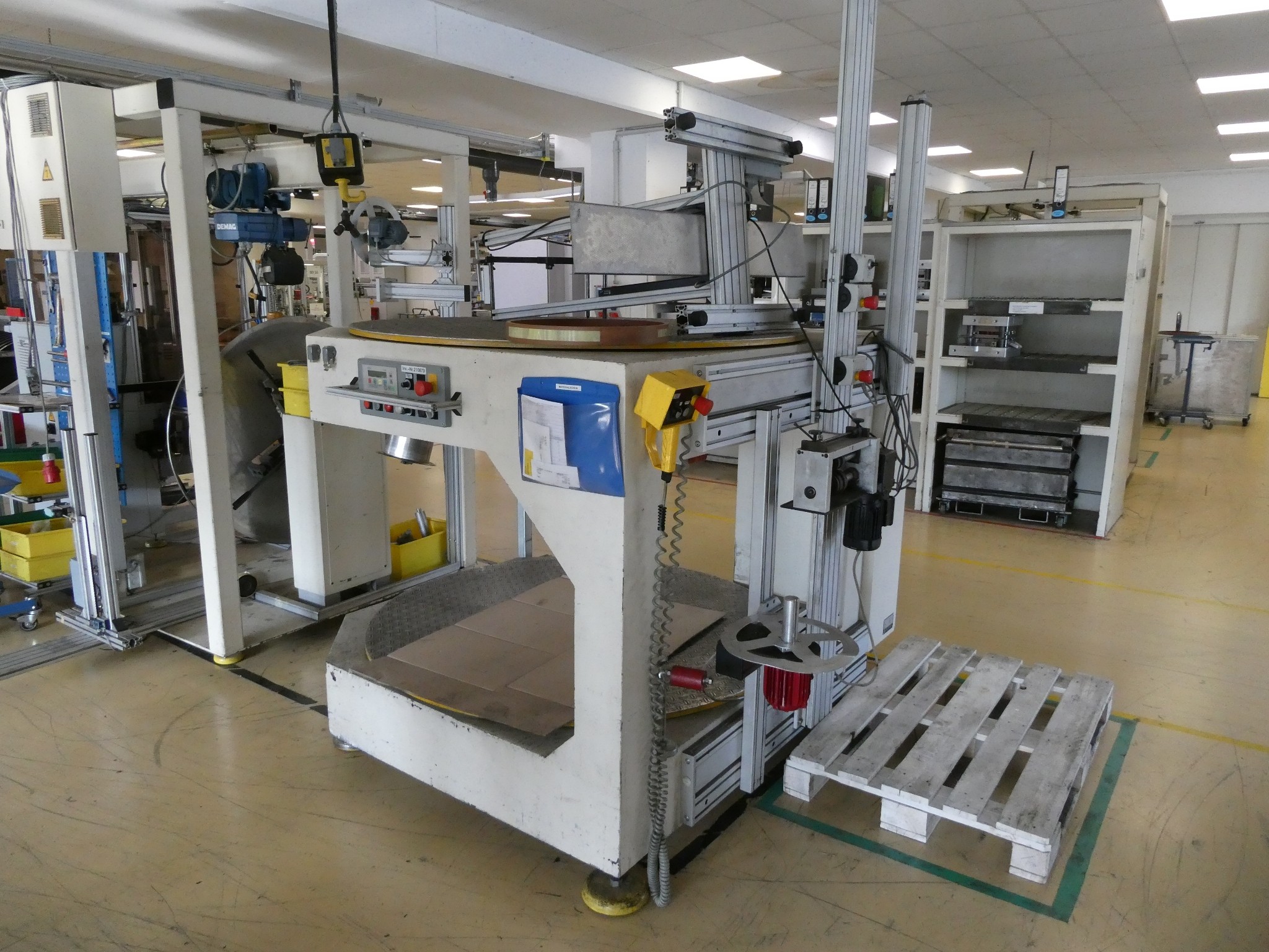 2 aukcje internetowe narzędzi, wykrawarek i urządzeń peryferyjnych-27