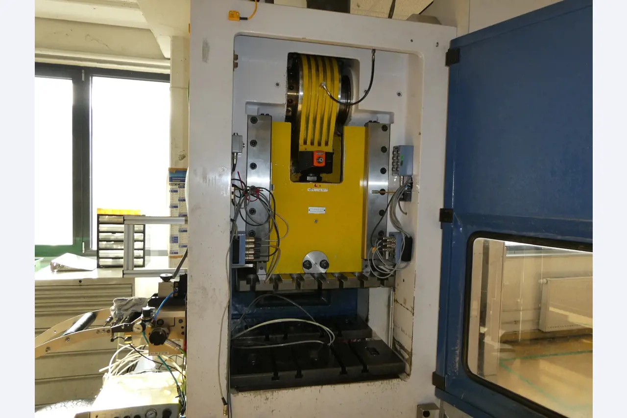 2 Online auctions of tools, punching machines and peripherals-4