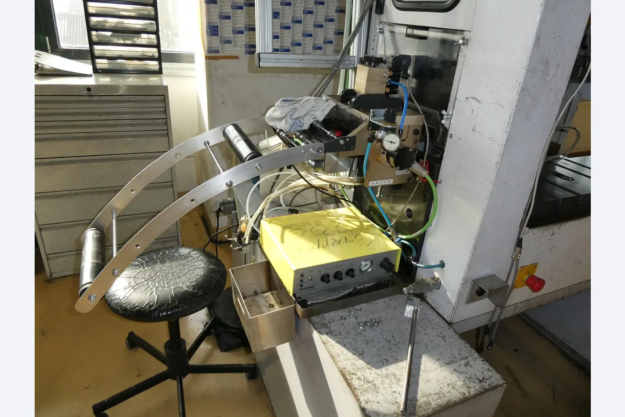 2 Online auctions of tools, punching machines and peripherals-7