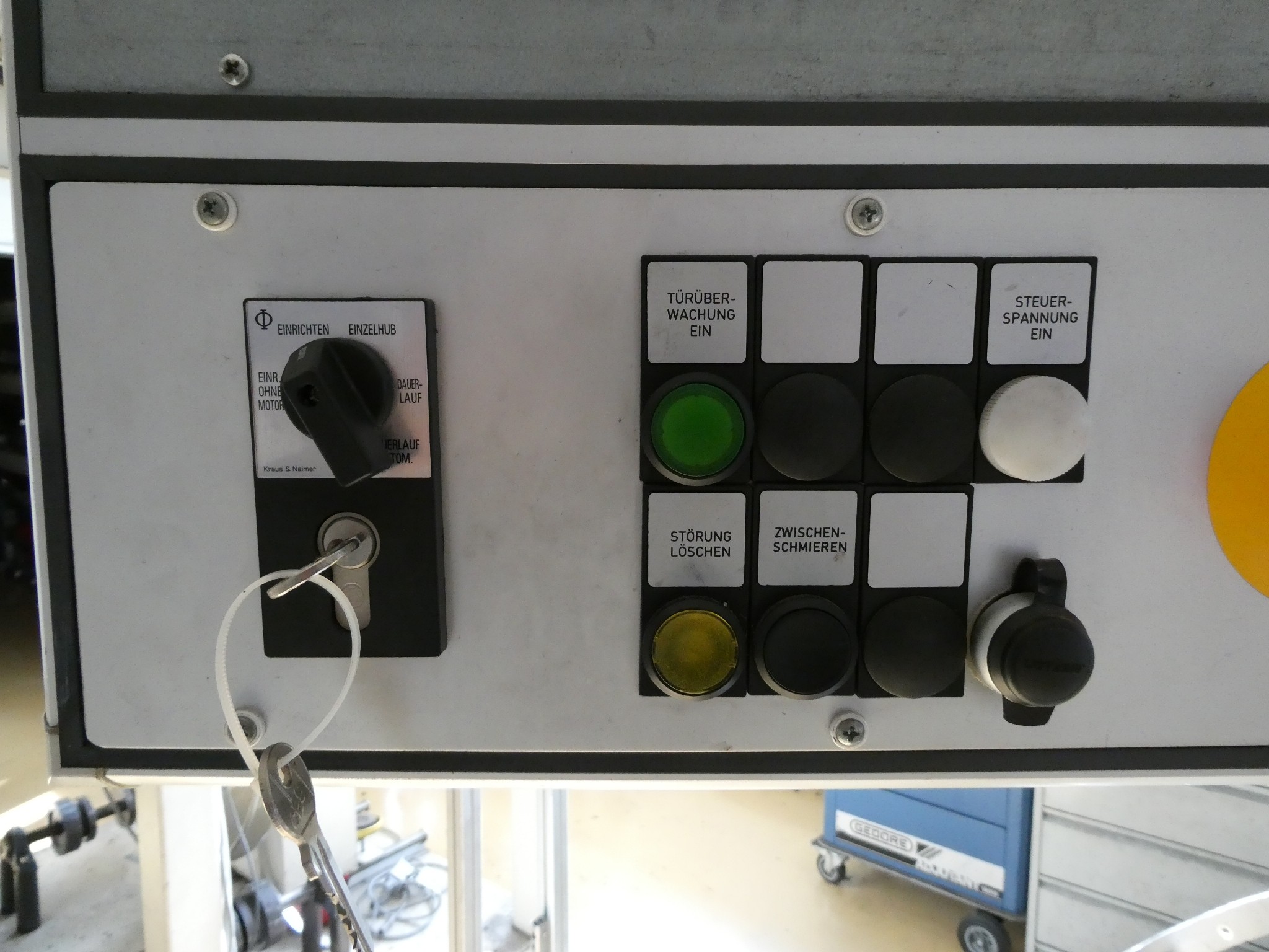 2 aukcje internetowe narzędzi, wykrawarek i urządzeń peryferyjnych-9