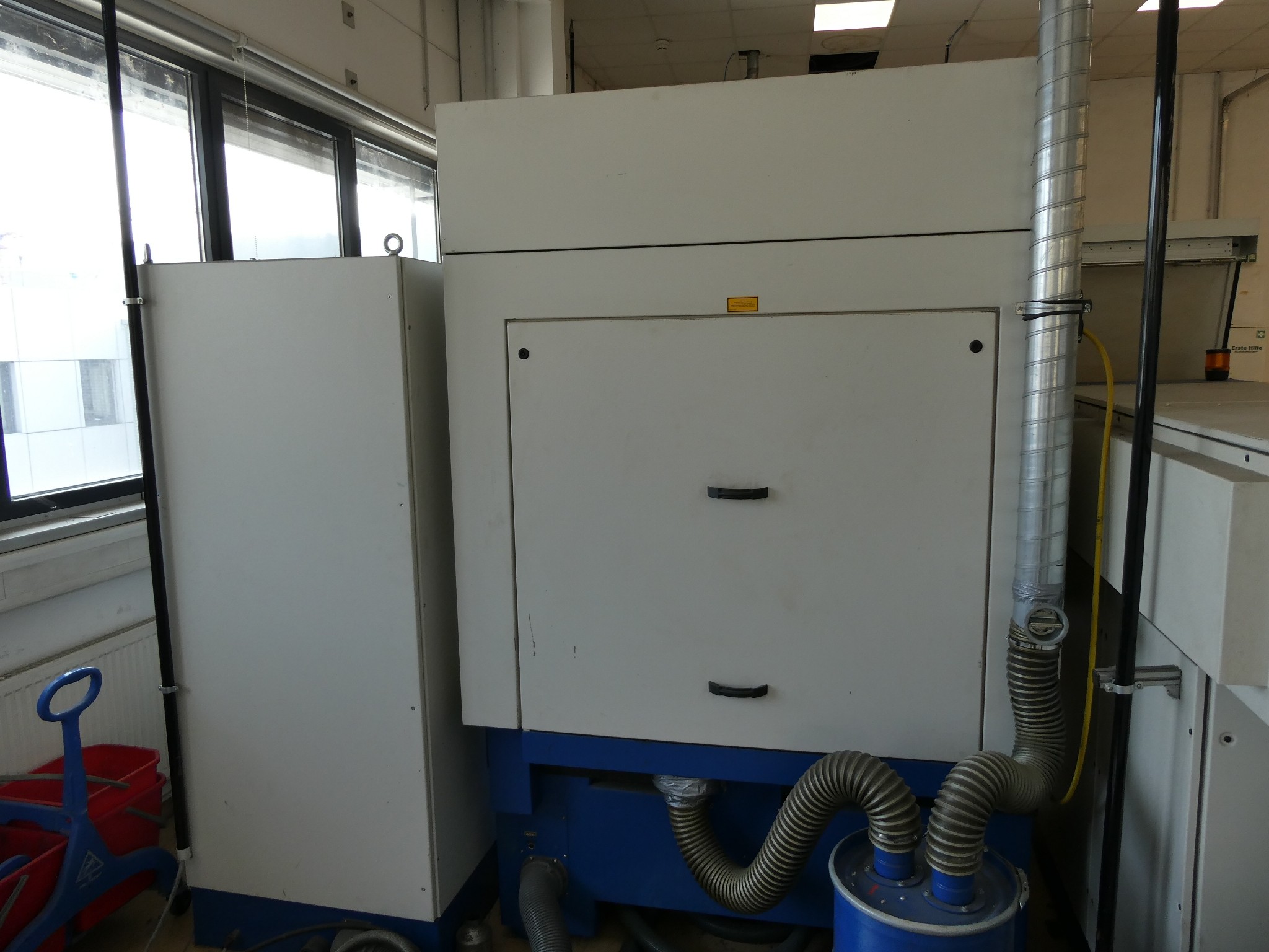 2 online aukce nářadí, děrovacích strojů a periferií-12