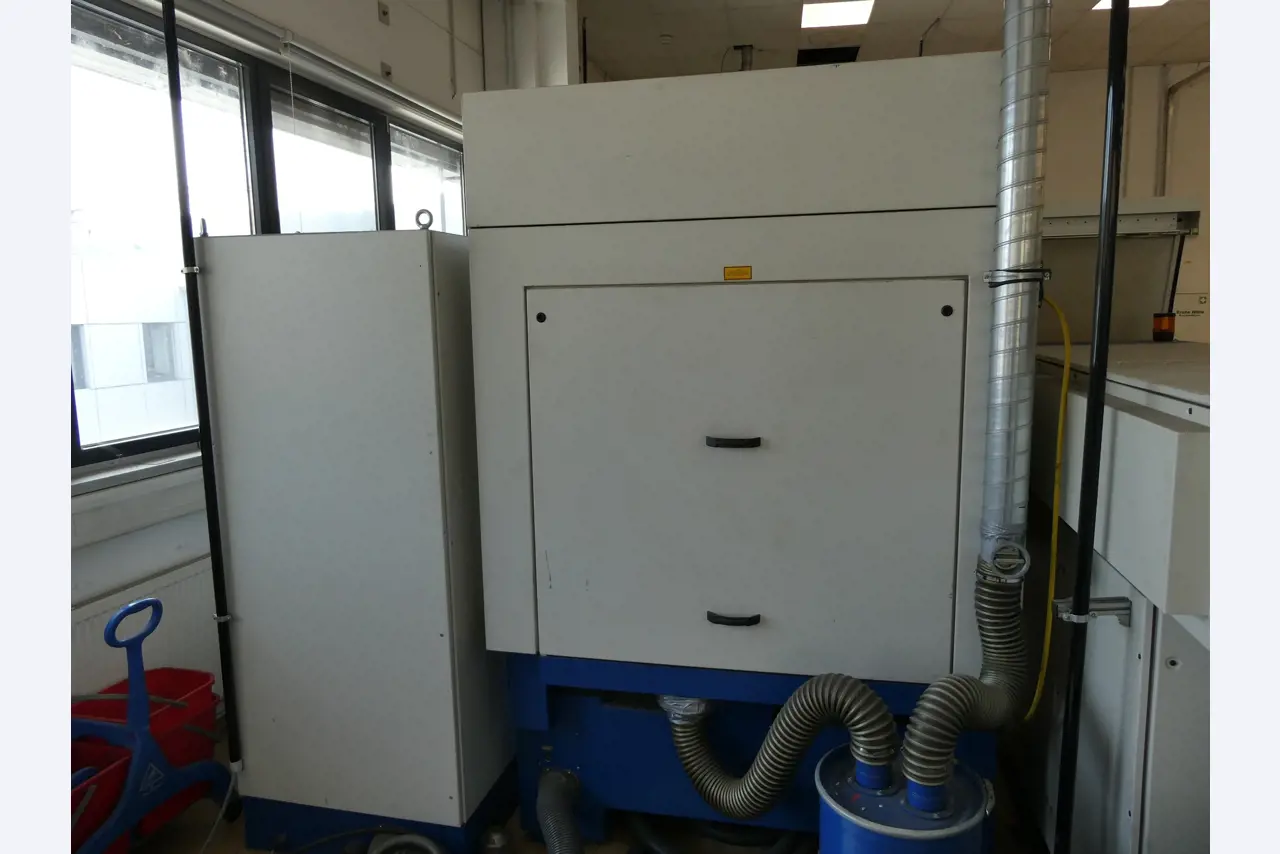 2 Online auctions of tools, punching machines and peripherals-12