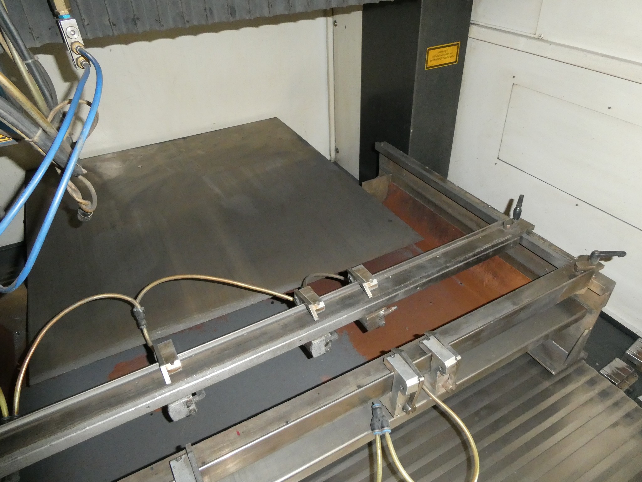 2 online aukce nářadí, děrovacích strojů a periferií-7