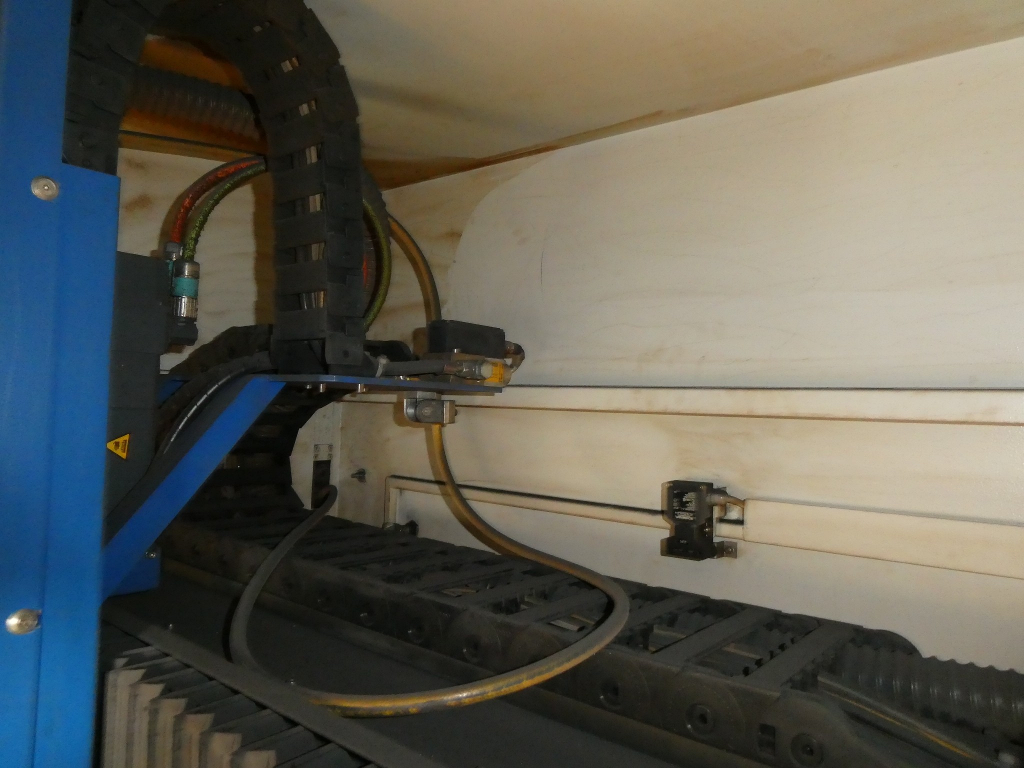 2 online aukce nářadí, děrovacích strojů a periferií-8