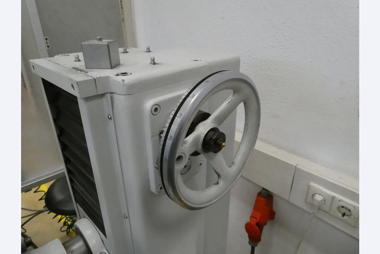 2 Online auctions of tools, punching machines and peripherals-3