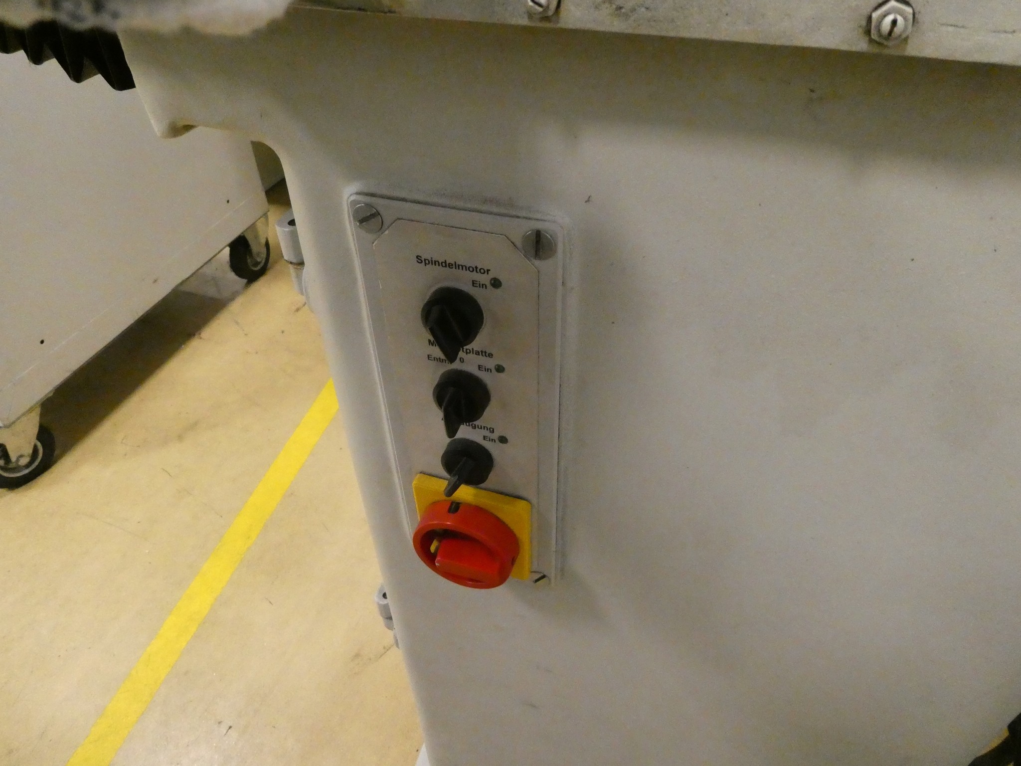 2 online aukce nářadí, děrovacích strojů a periferií-4