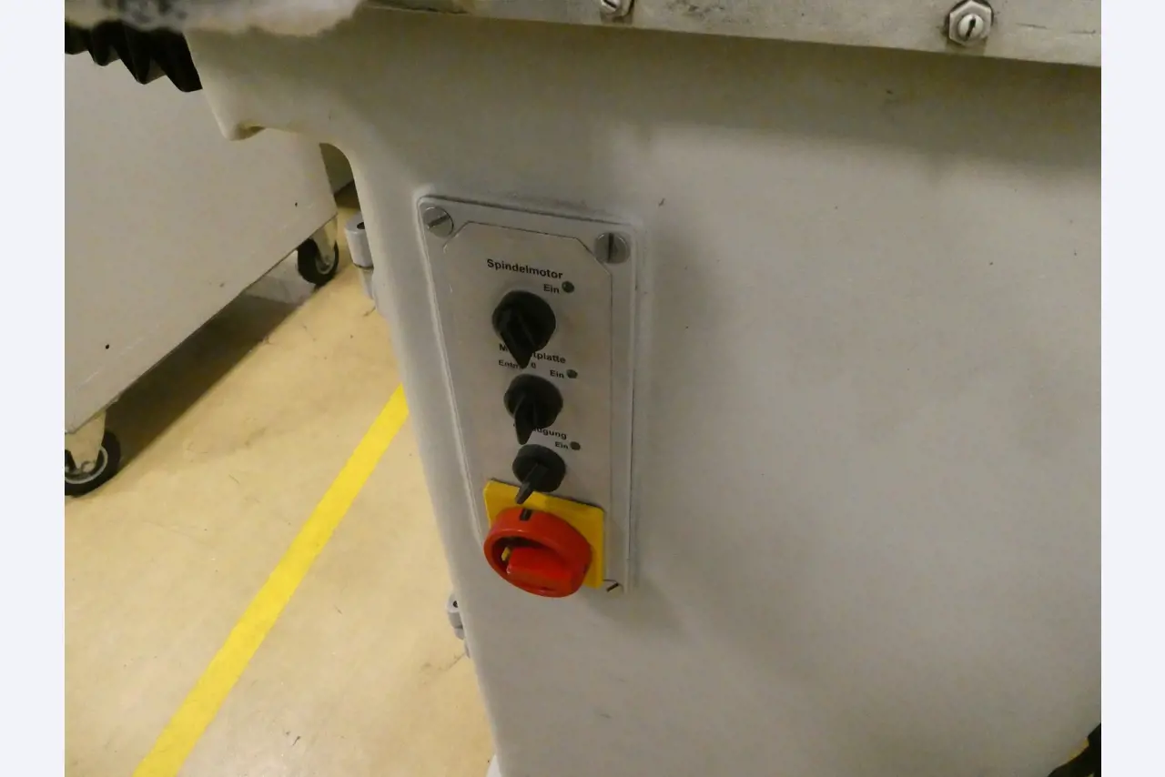 2 Online auctions of tools, punching machines and peripherals-4