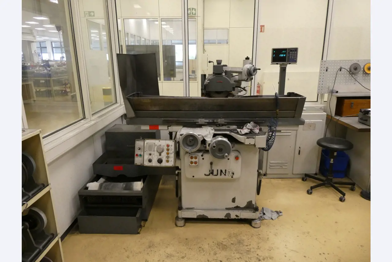 2 Online auctions of tools, punching machines and peripherals-1