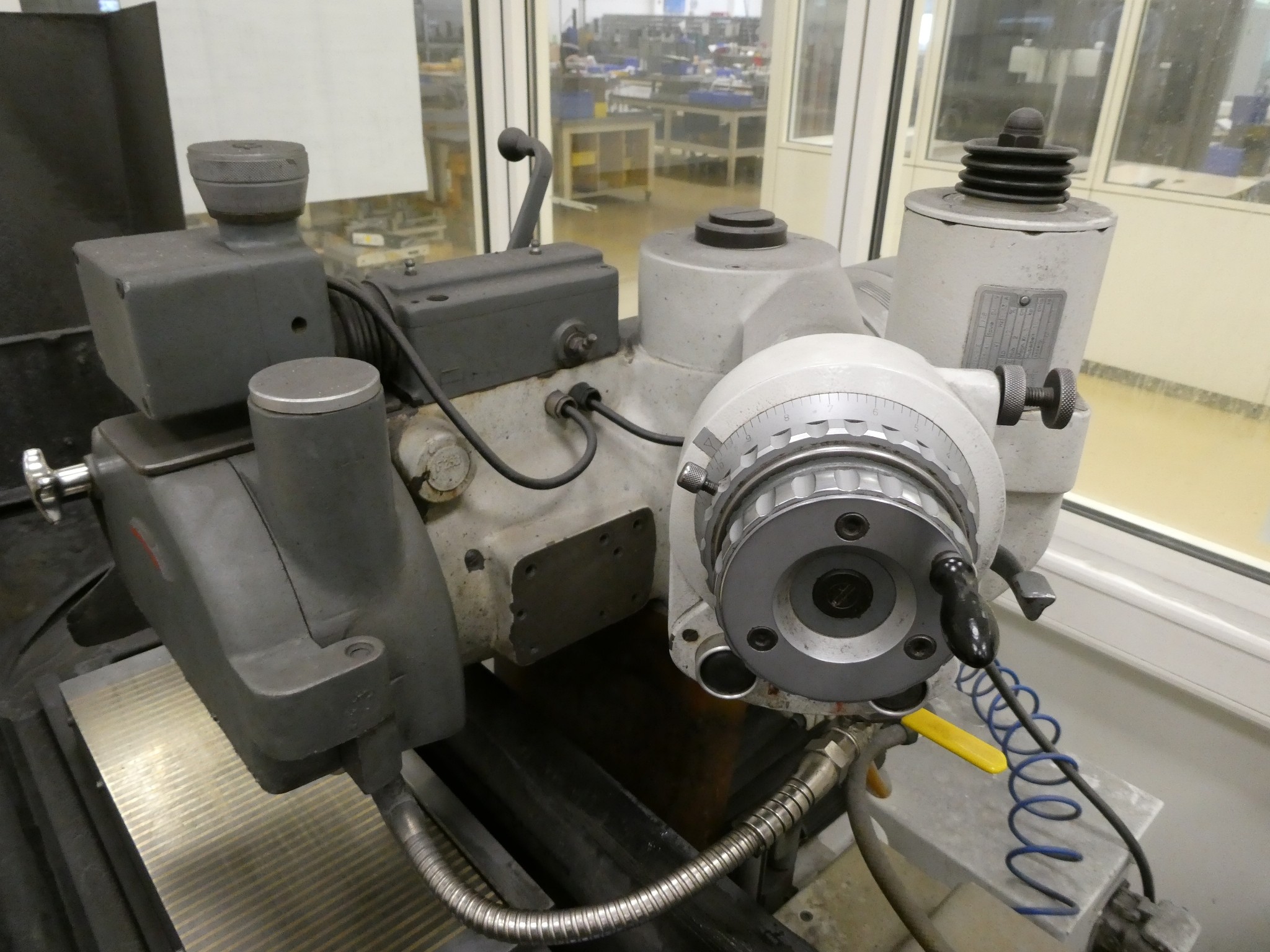 2 ventes aux enchères en ligne de machines-outils, poinçonneuses et périphériques-5