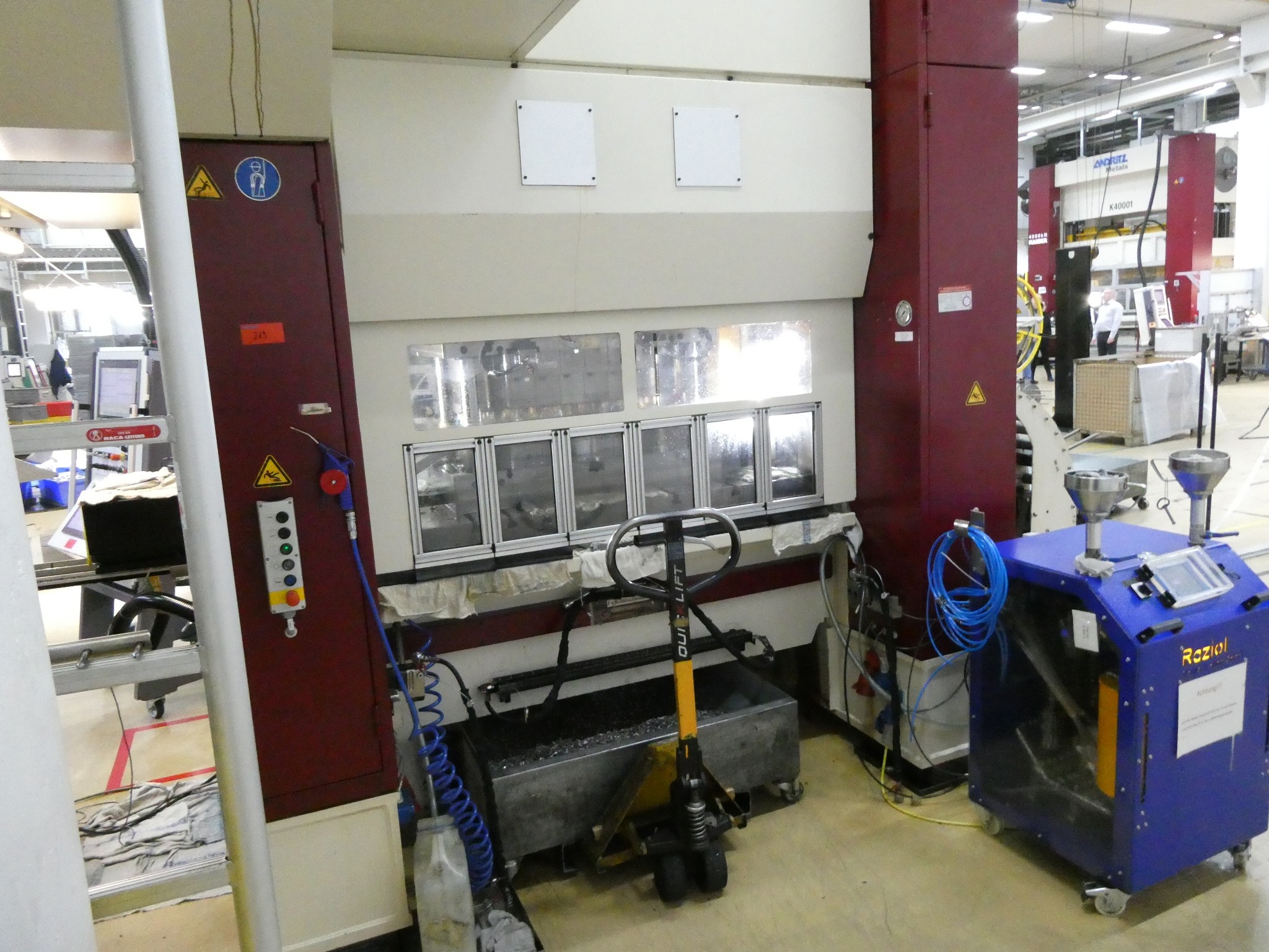 2 online aukce nářadí, děrovacích strojů a periferií-12