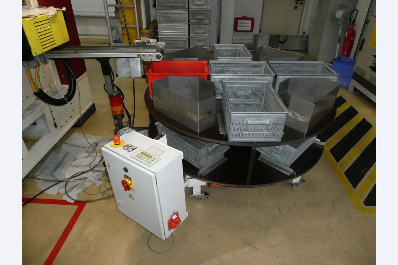 2 Online auctions of tools, punching machines and peripherals-13