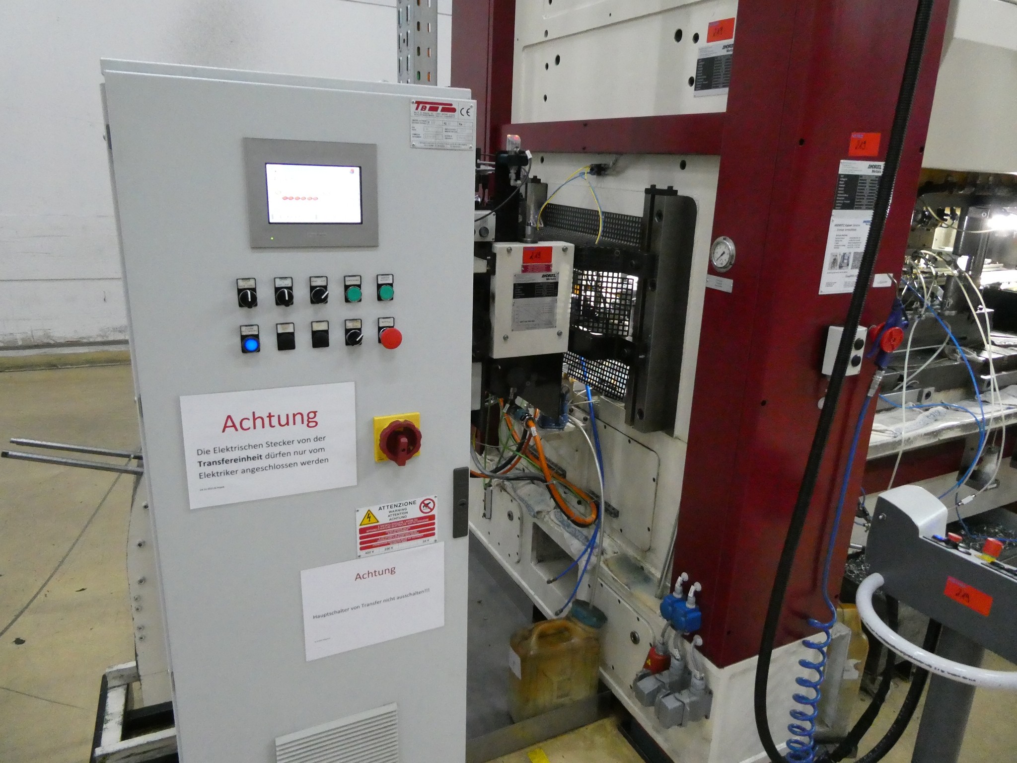 2 online aukce nářadí, děrovacích strojů a periferií-15