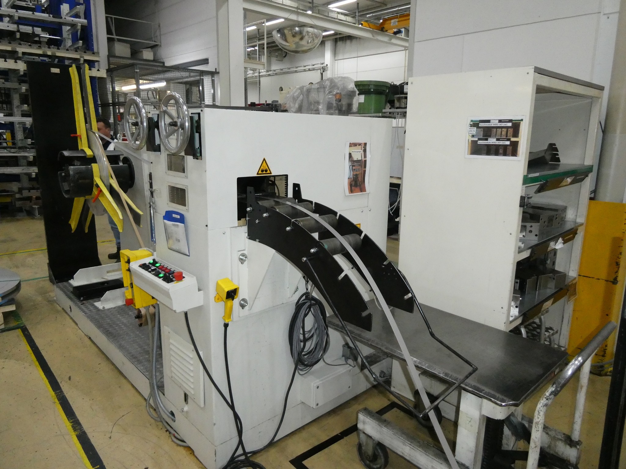 2 online aukce nářadí, děrovacích strojů a periferií-17