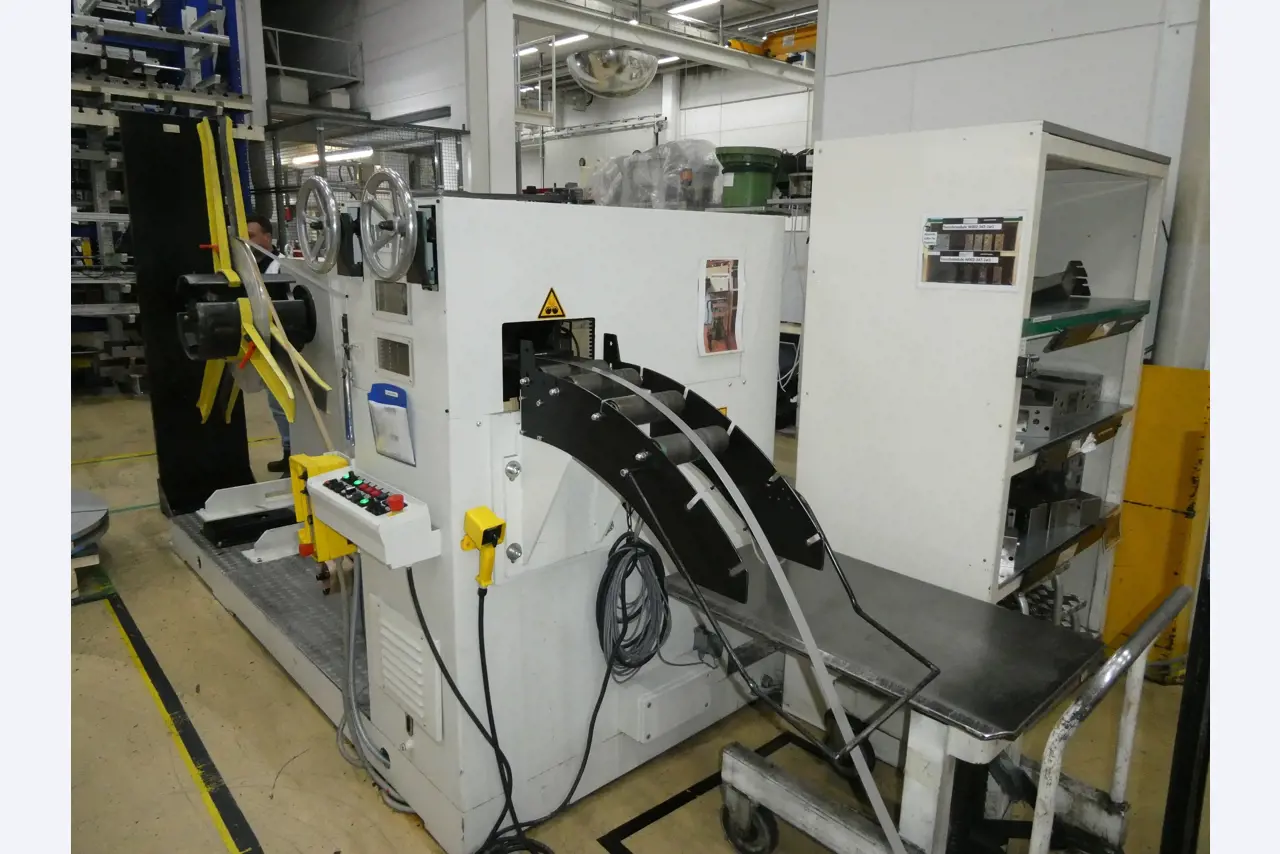 2 Online auctions of tools, punching machines and peripherals-17