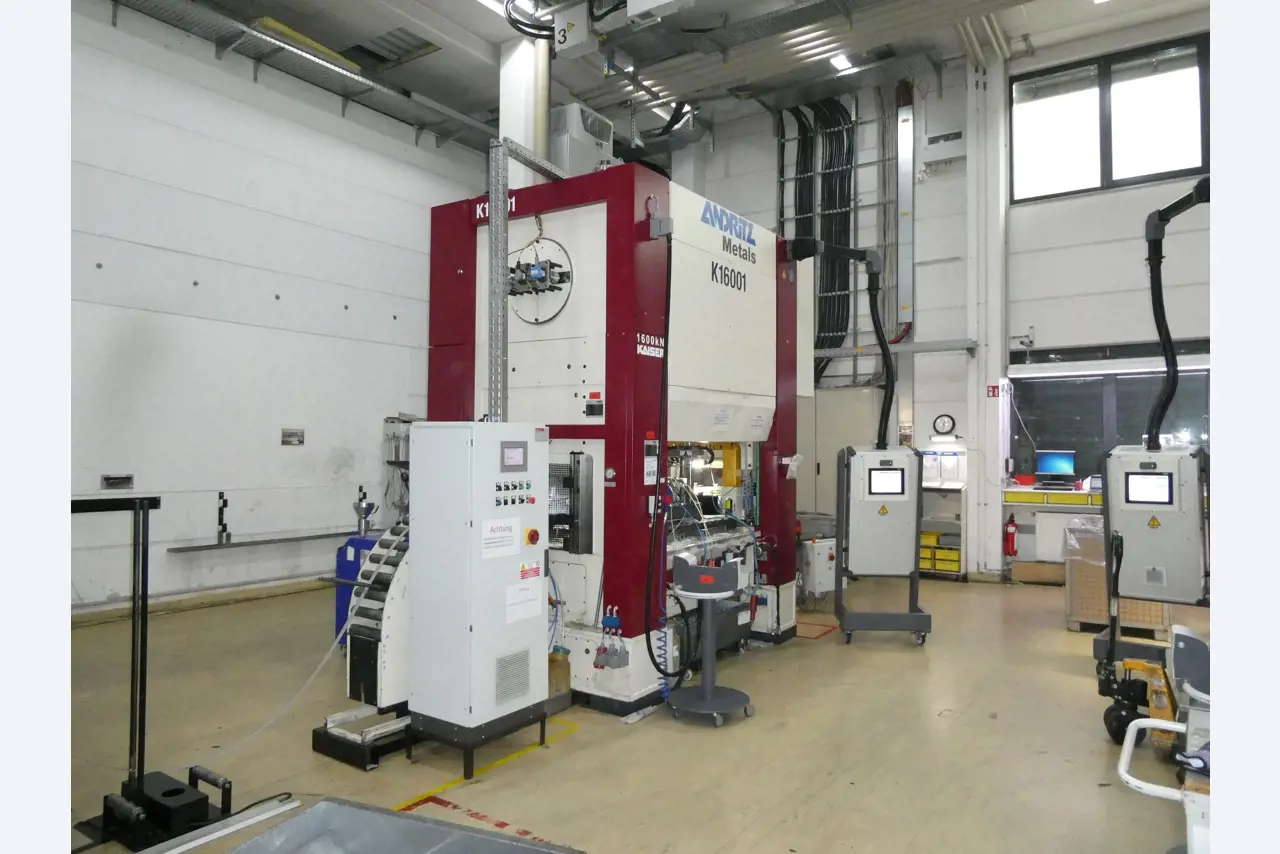 2 Online auctions of tools, punching machines and peripherals-1