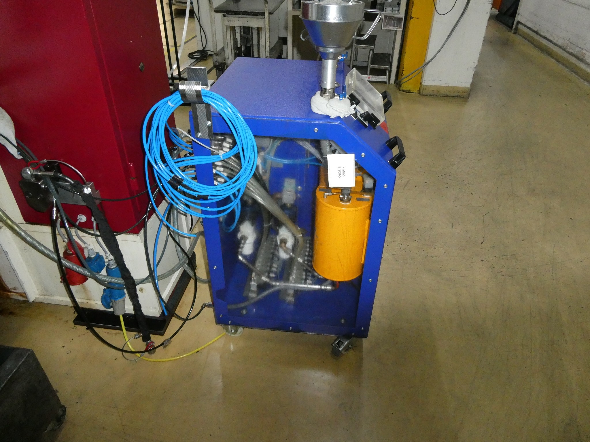 2 online aukce nářadí, děrovacích strojů a periferií-20