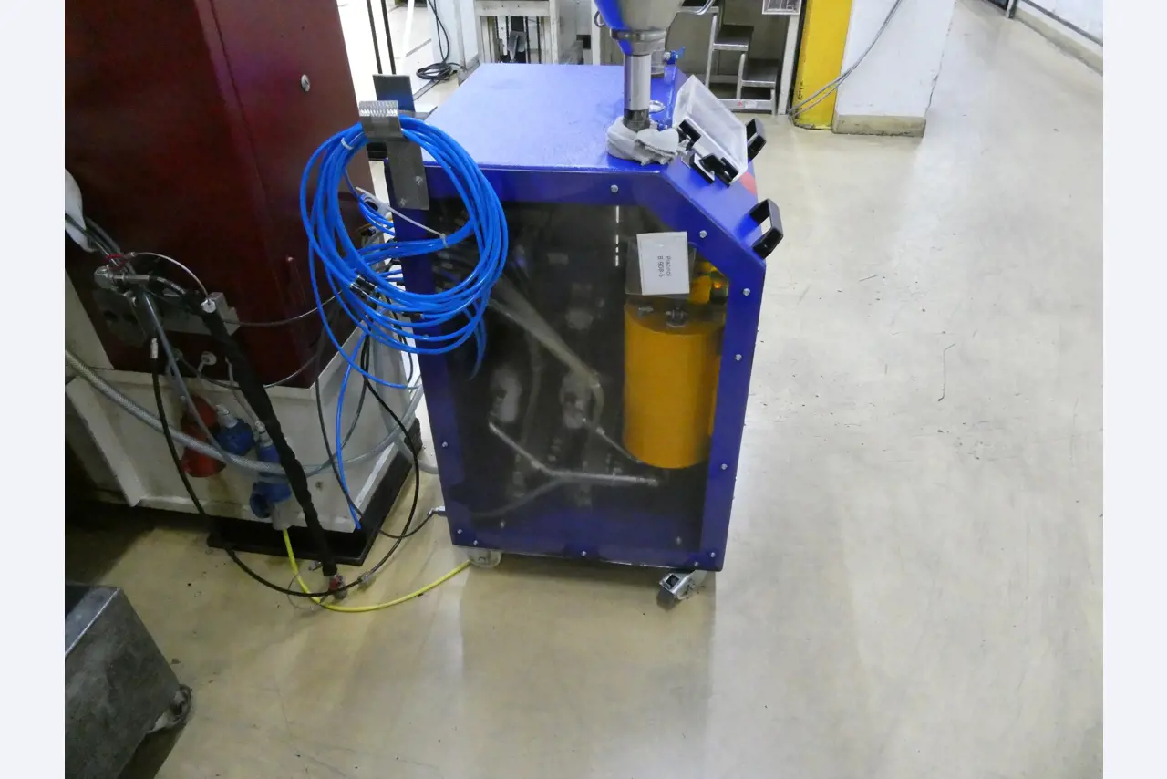2 Online auctions of tools, punching machines and peripherals-21