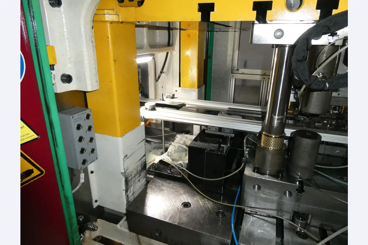 2 Online auctions of tools, punching machines and peripherals-5