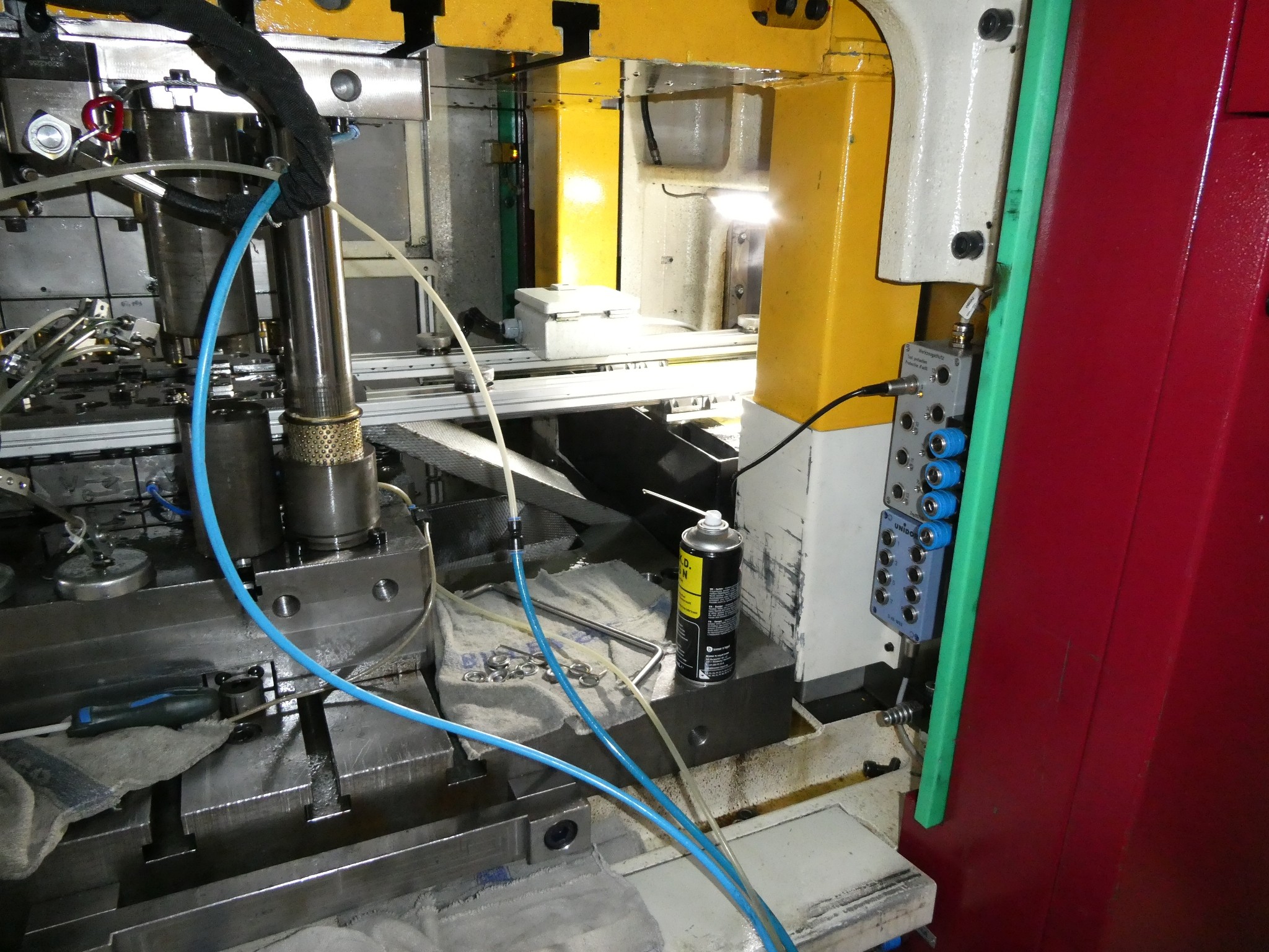 2 online aukce nářadí, děrovacích strojů a periferií-6