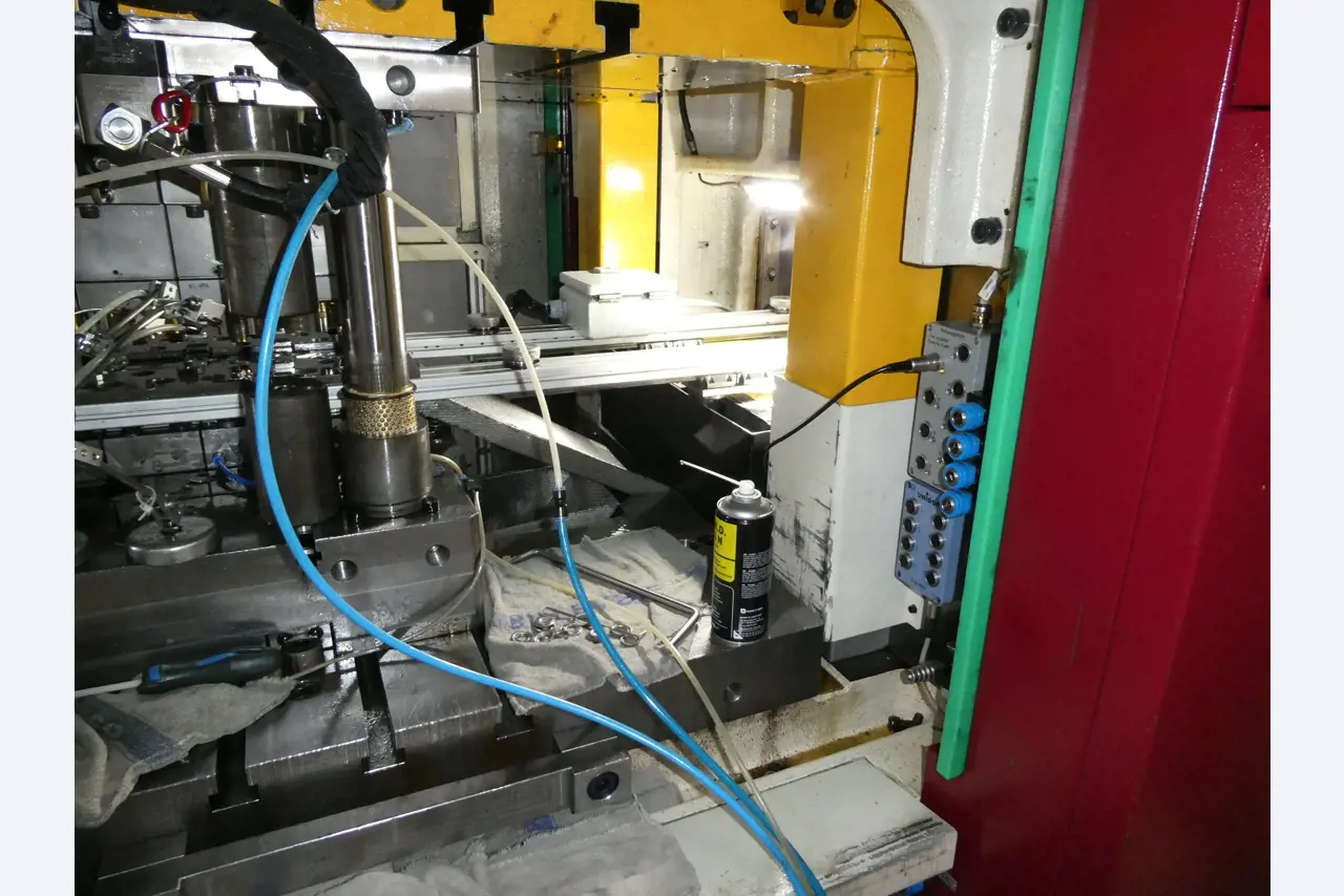 2 Online auctions of tools, punching machines and peripherals-6