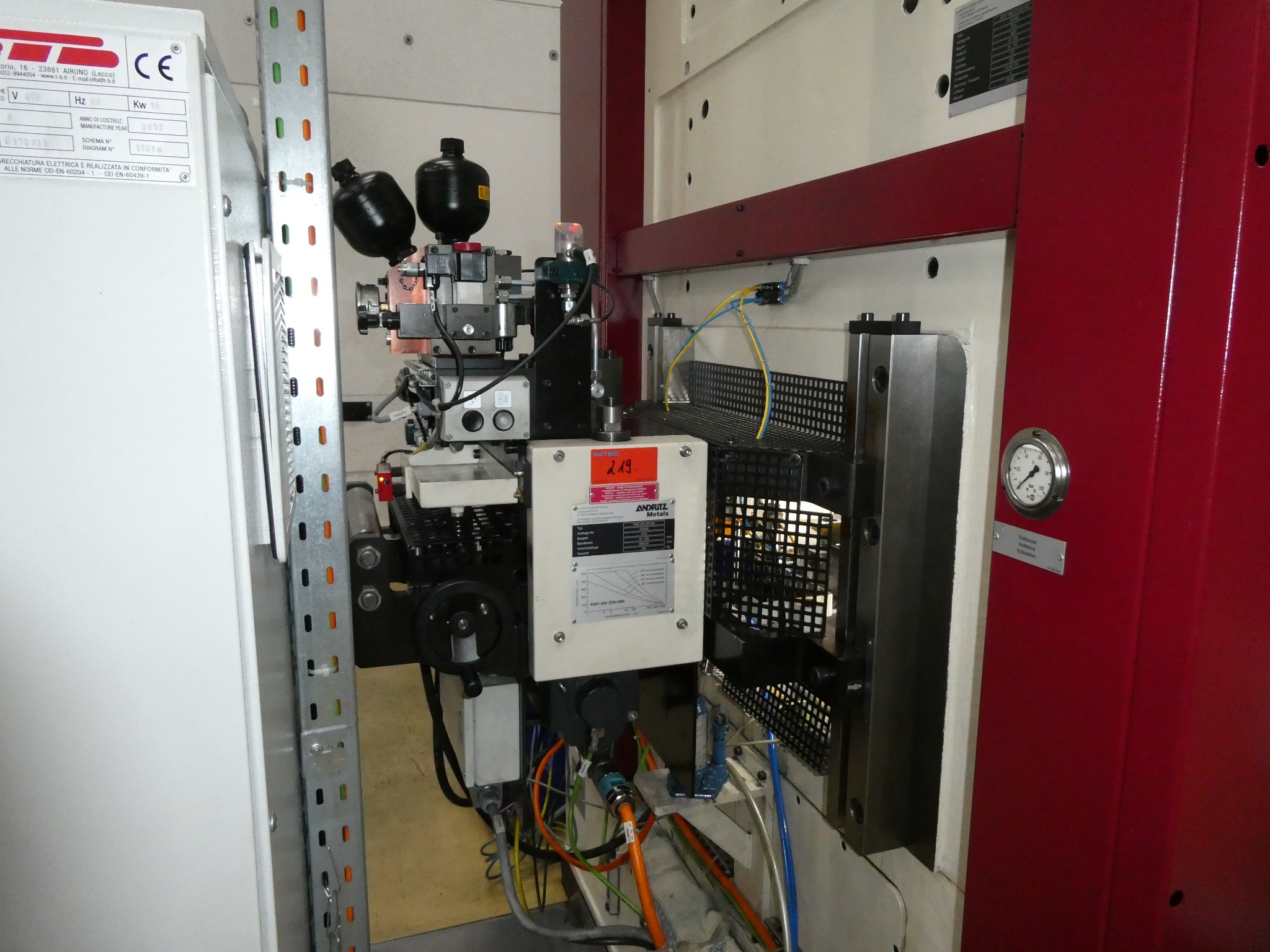 2 online aukce nářadí, děrovacích strojů a periferií-7