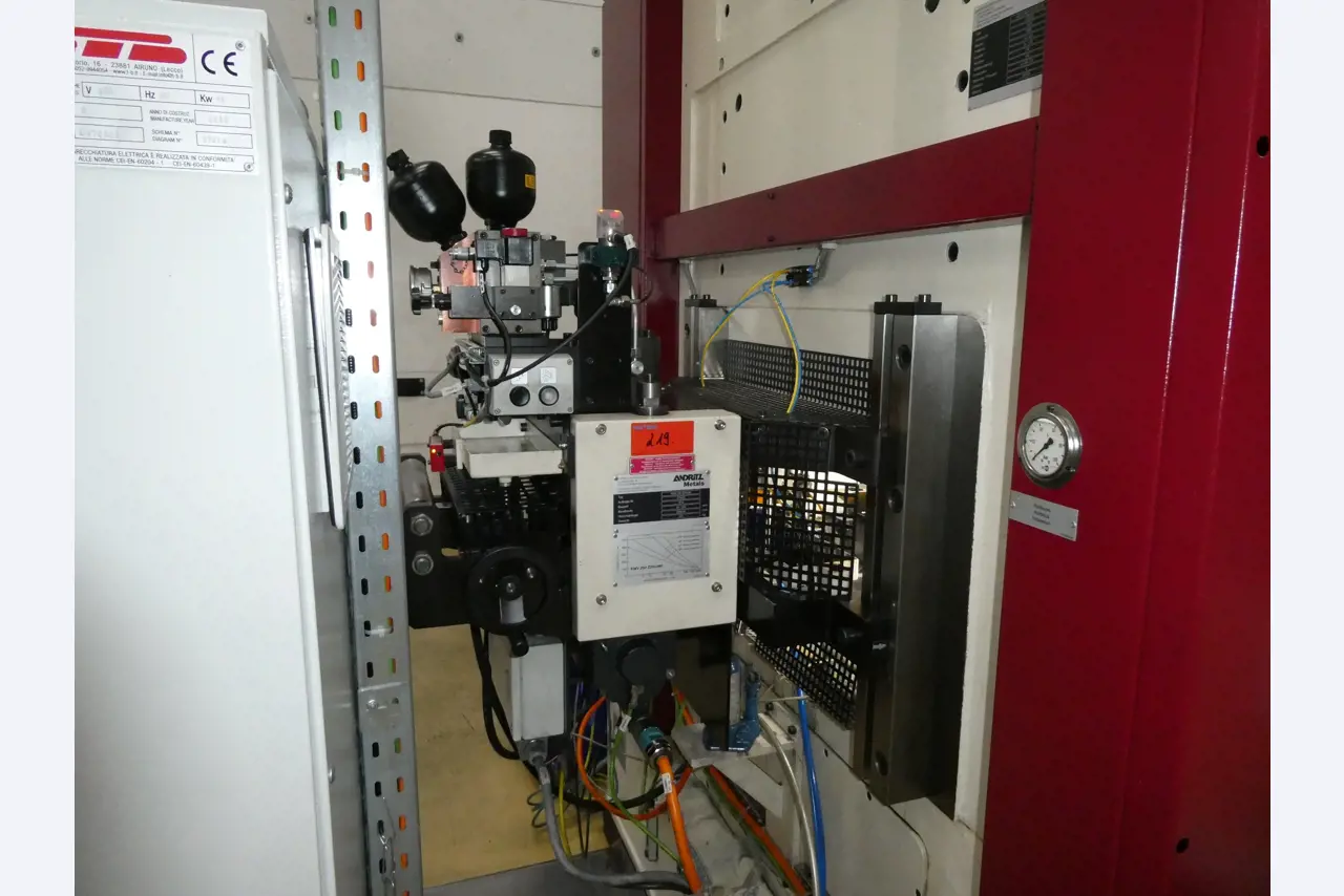 2 Online auctions of tools, punching machines and peripherals-7