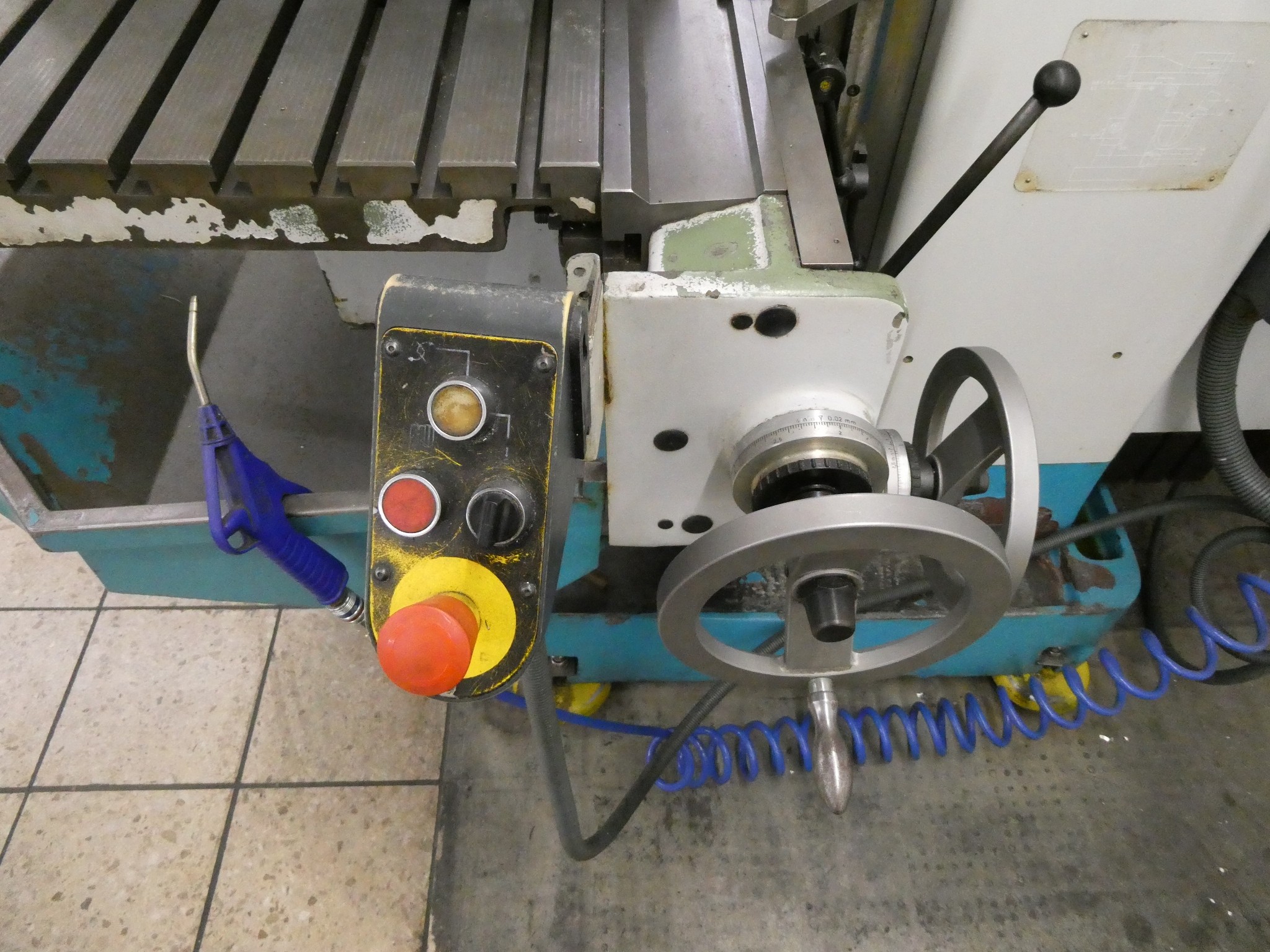 2 aukcje internetowe narzędzi, wykrawarek i urządzeń peryferyjnych-4