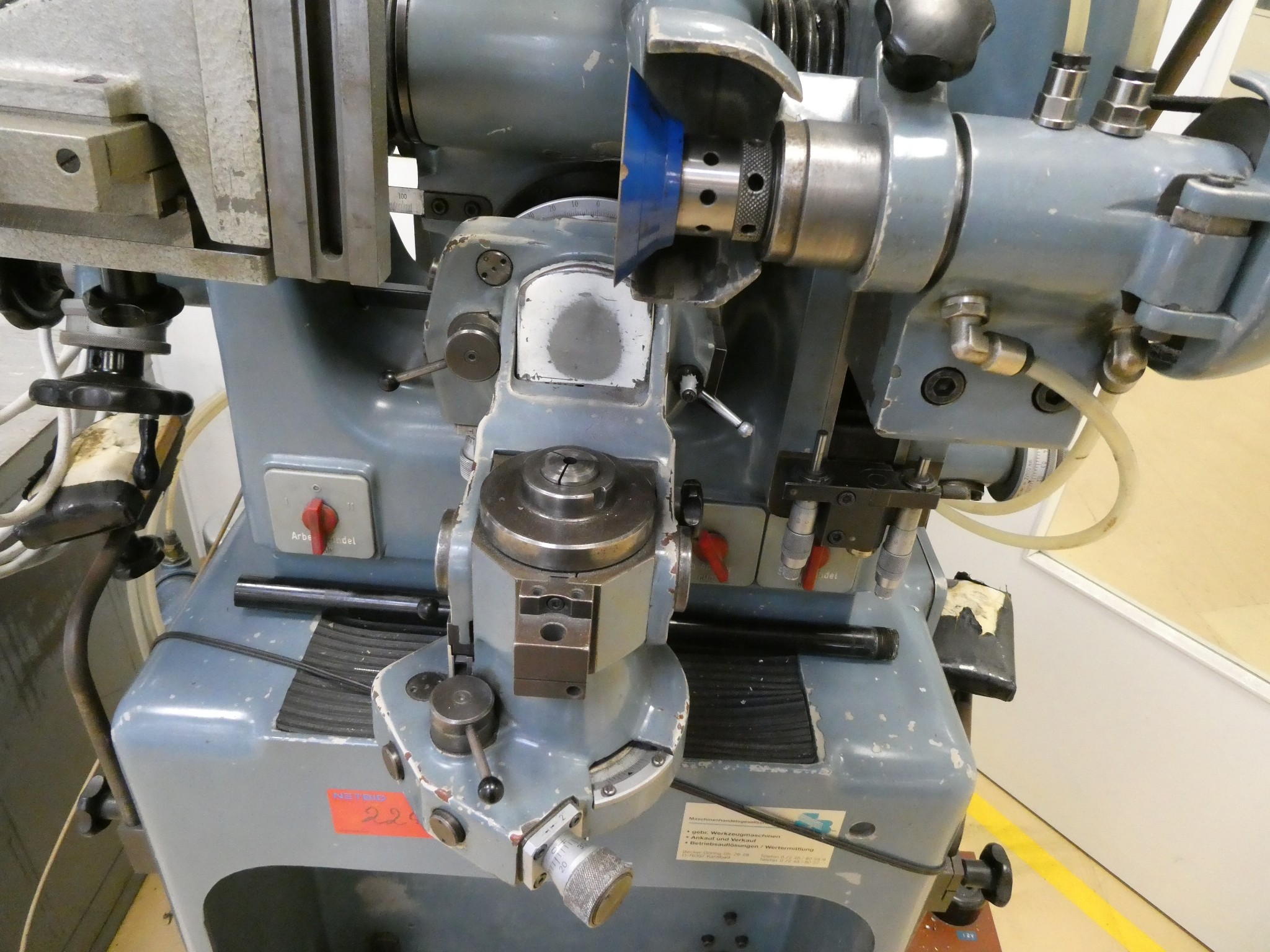 2 aukcje internetowe narzędzi, wykrawarek i urządzeń peryferyjnych-2