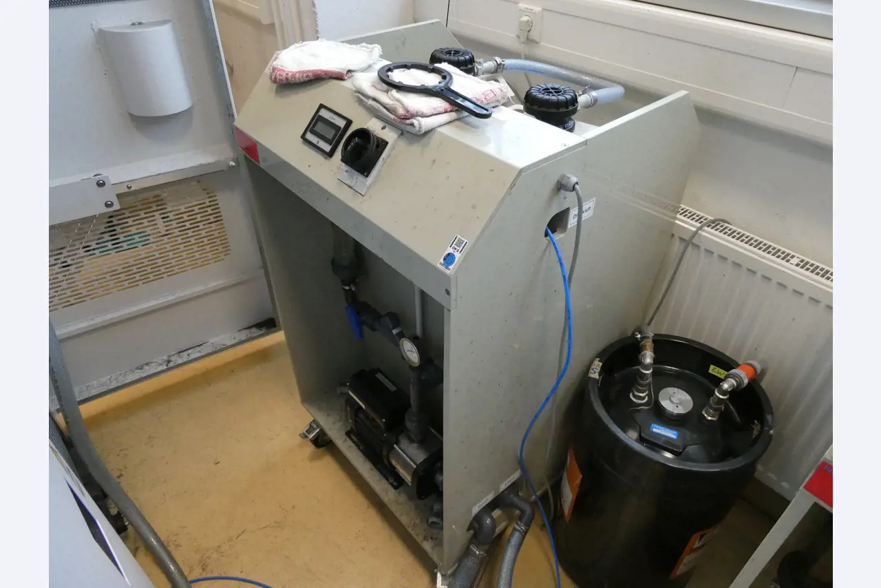 2 Online auctions of tools, punching machines and peripherals-12