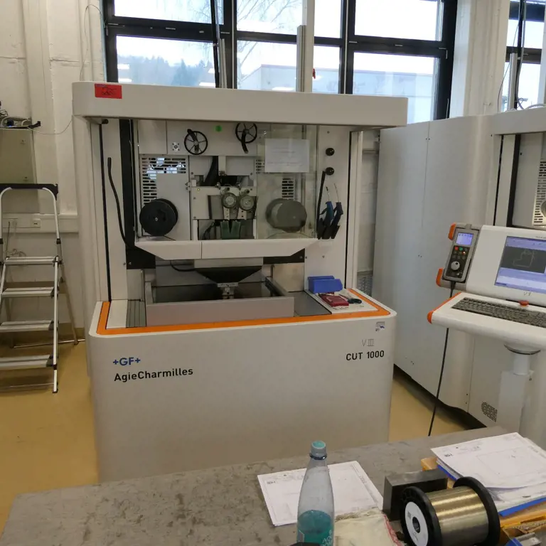 Draadvonkmachine - Gunning onder voorbehoud AGIE CUT 1000