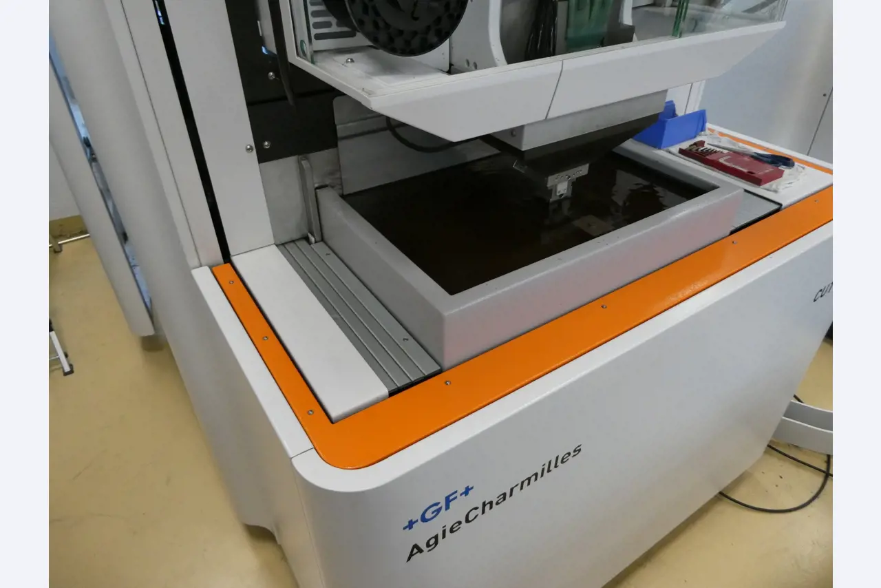 2 Online auctions of tools, punching machines and peripherals-3