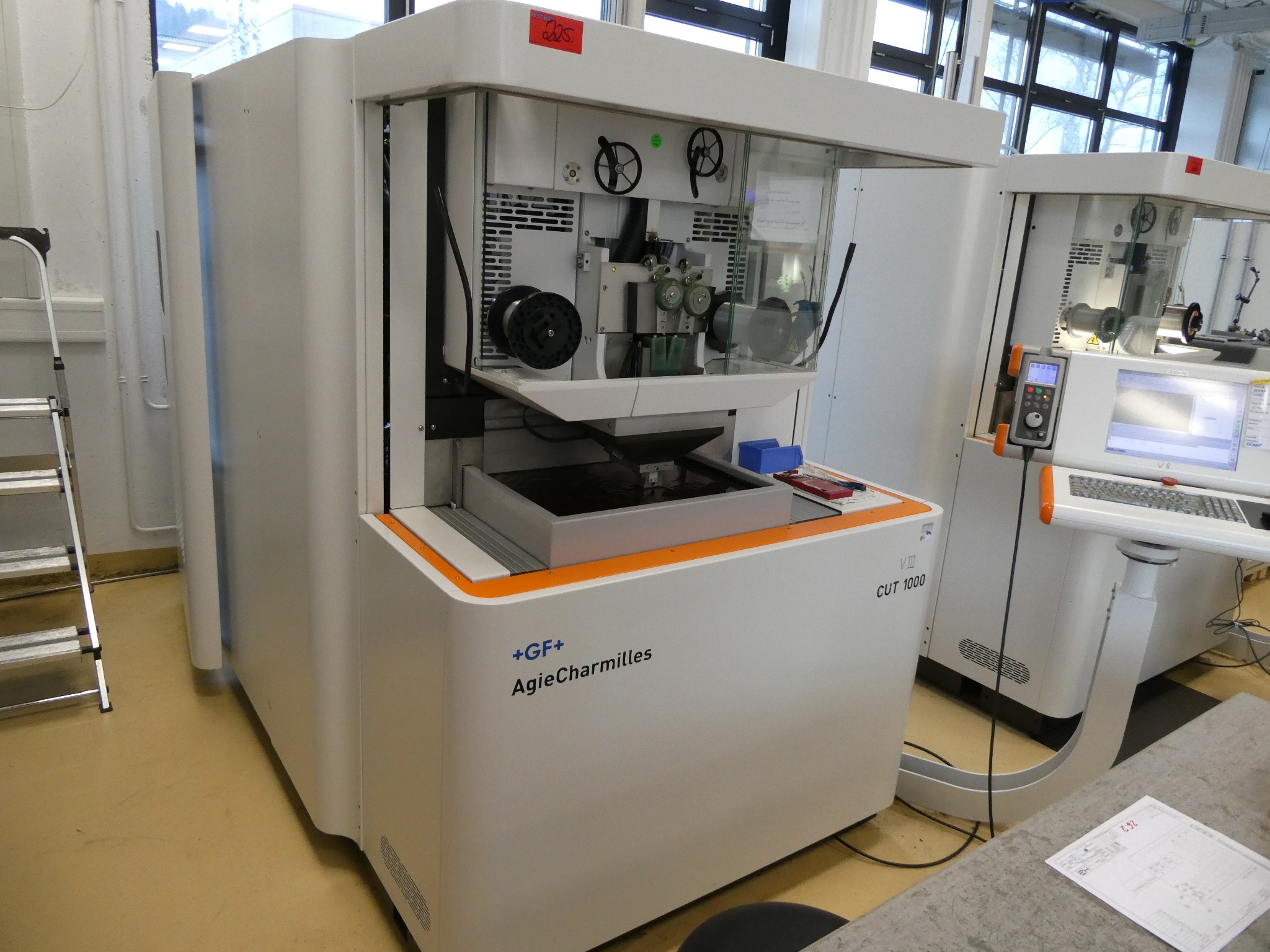 2 online aukce nářadí, děrovacích strojů a periferií-7