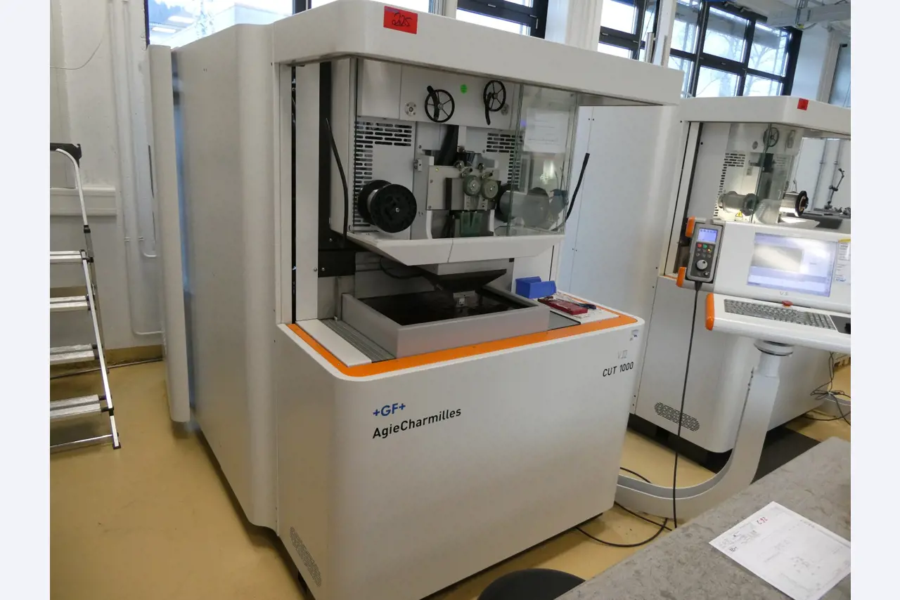 2 Online auctions of tools, punching machines and peripherals-7